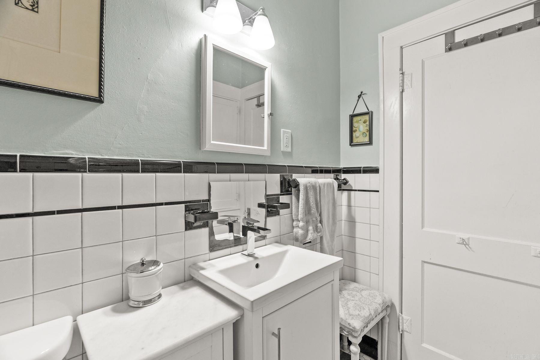 104 N Pine St Street