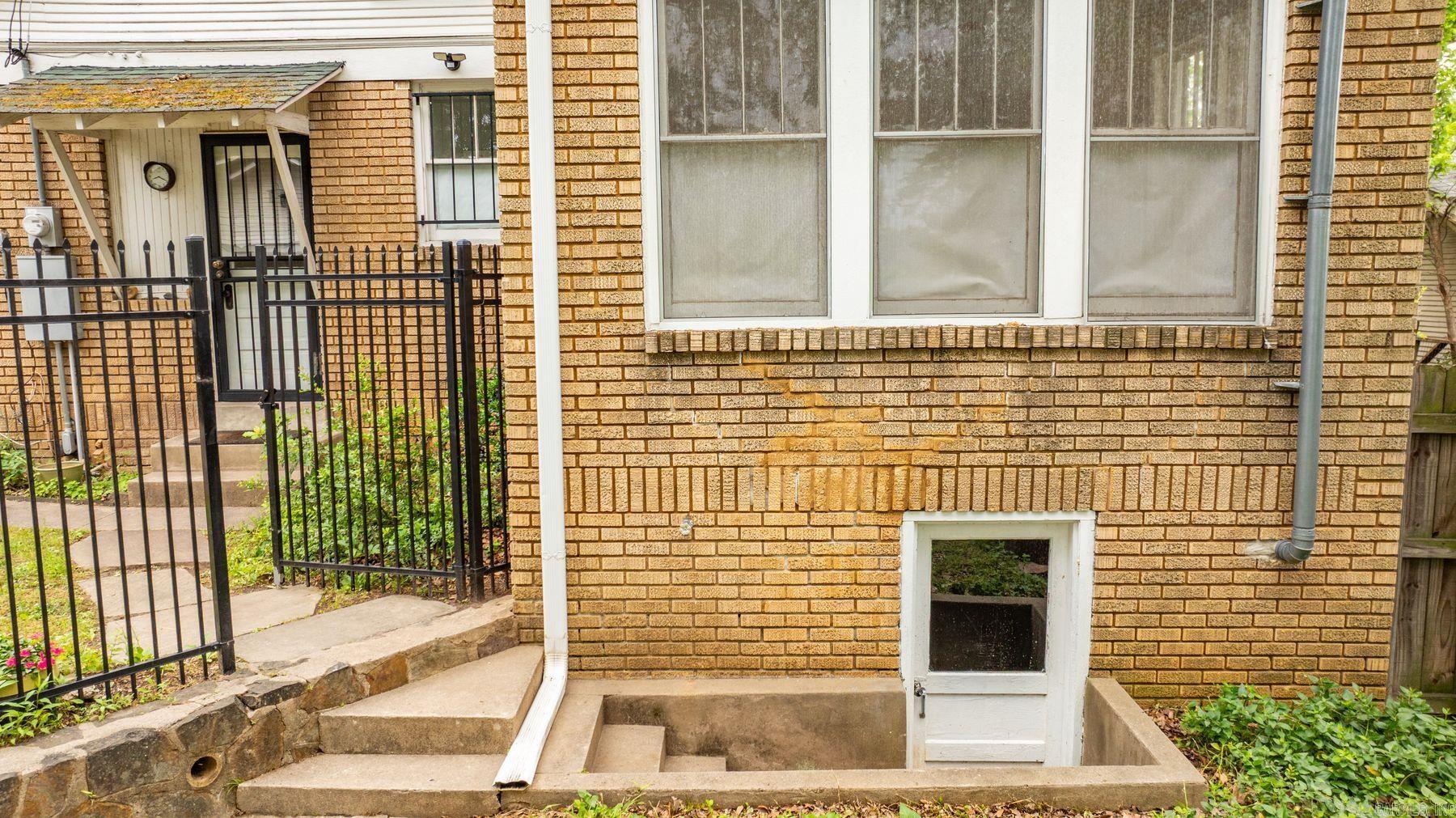 104 N Pine St Street