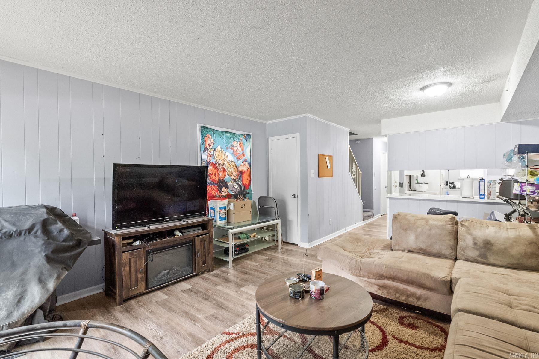 8300 Woodview Dr Drive