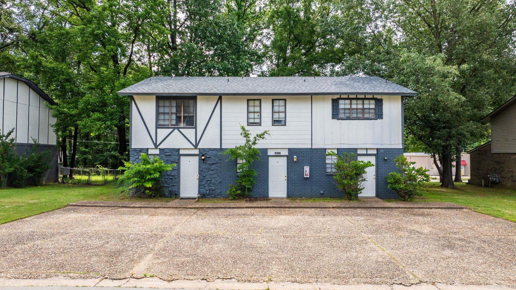 8300 Woodview Dr Drive