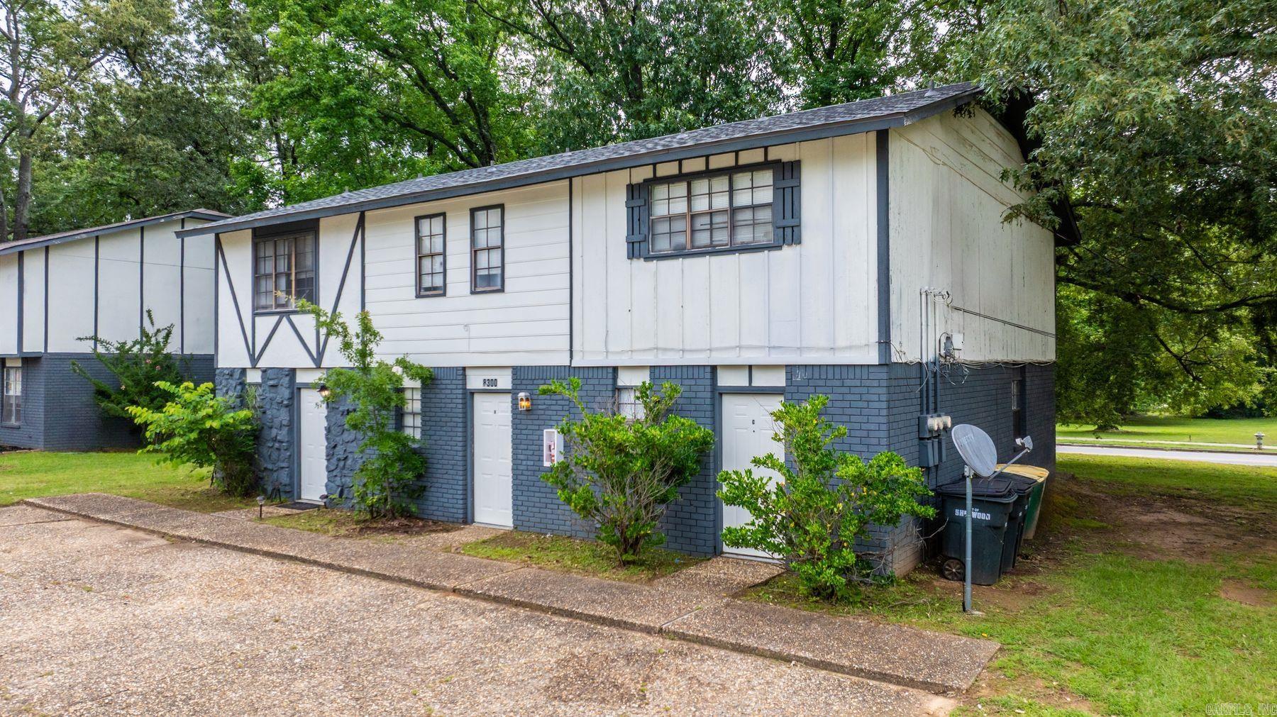 8300 Woodview Dr Drive