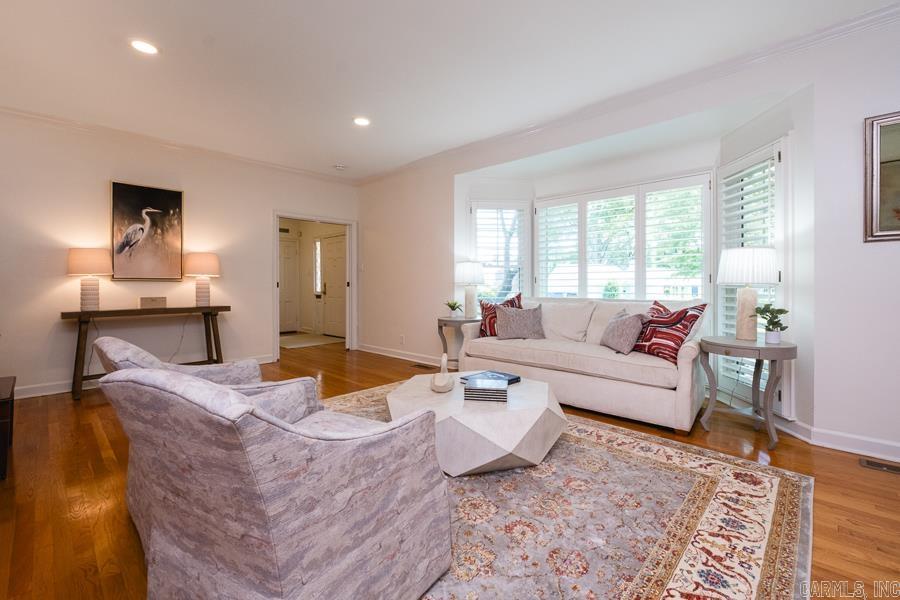 5336 N Grandview