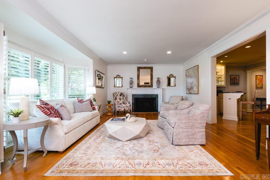 5336 N Grandview
