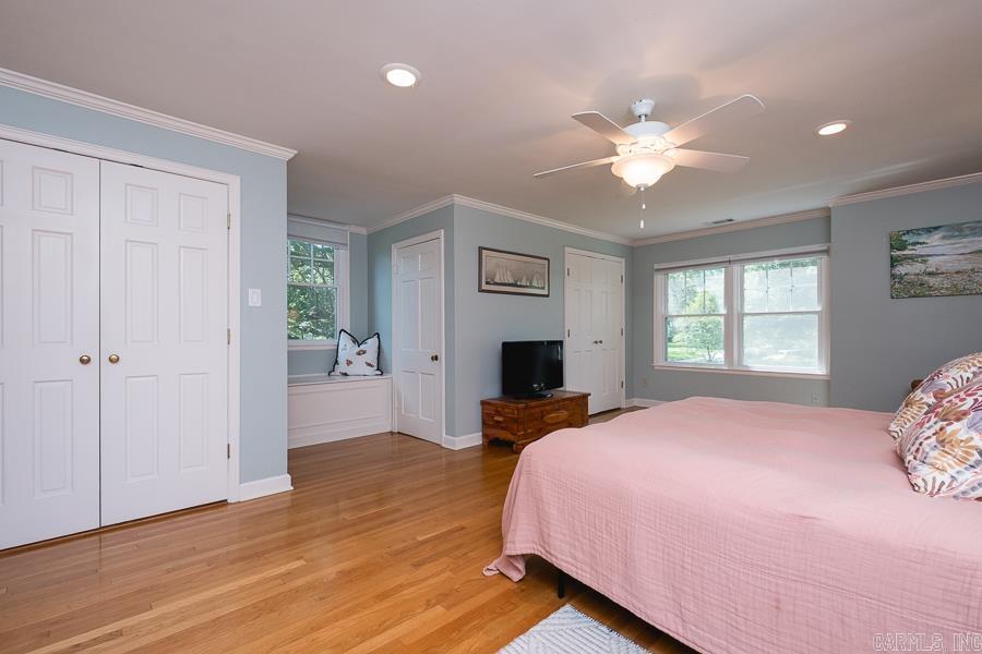 5336 N Grandview