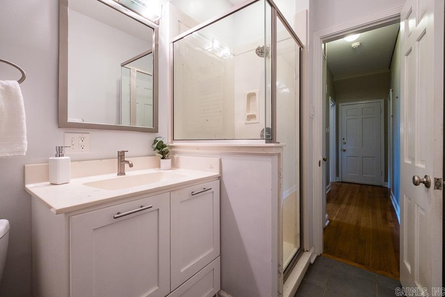 5336 N Grandview