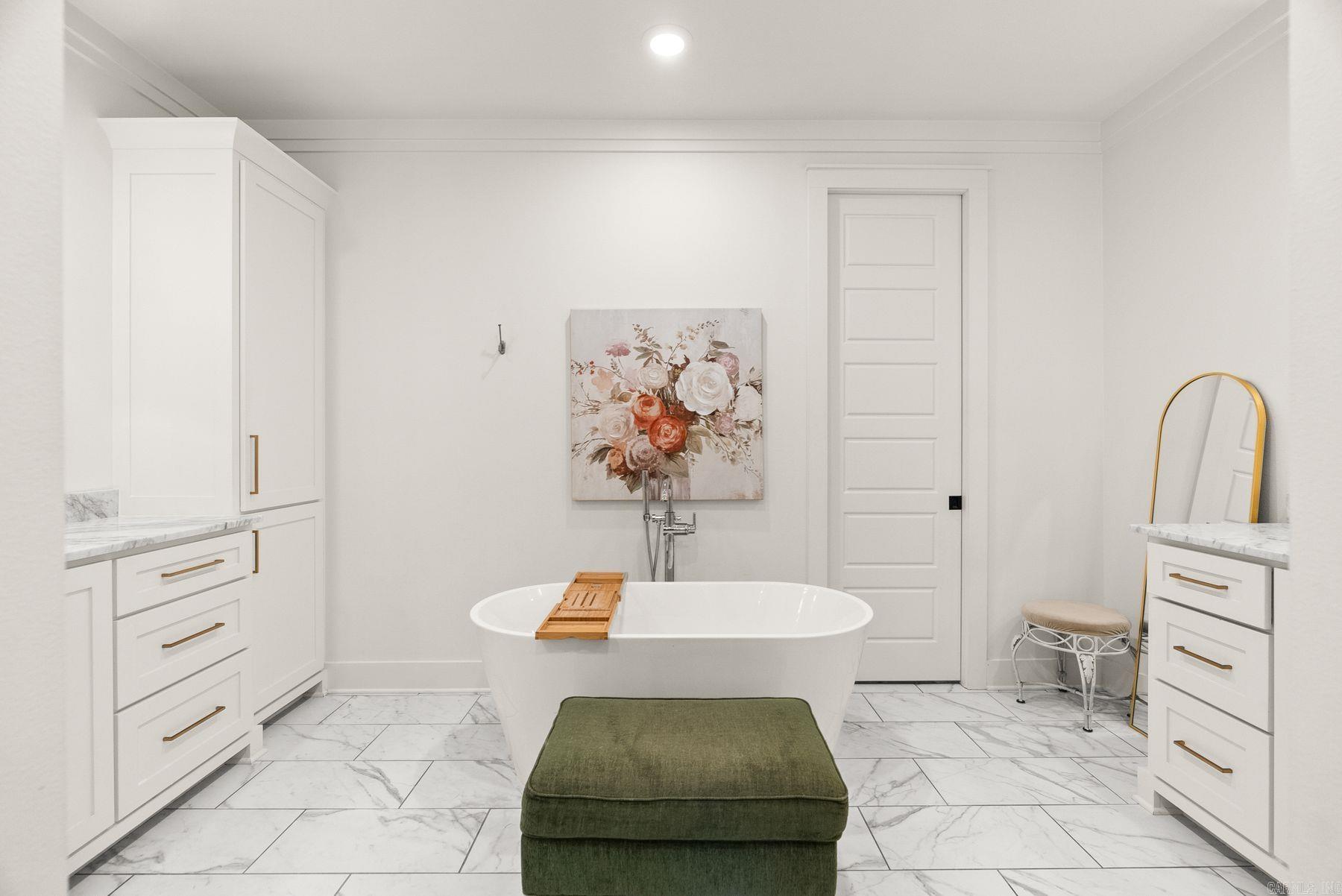 9844 Cliffside Dr Drive