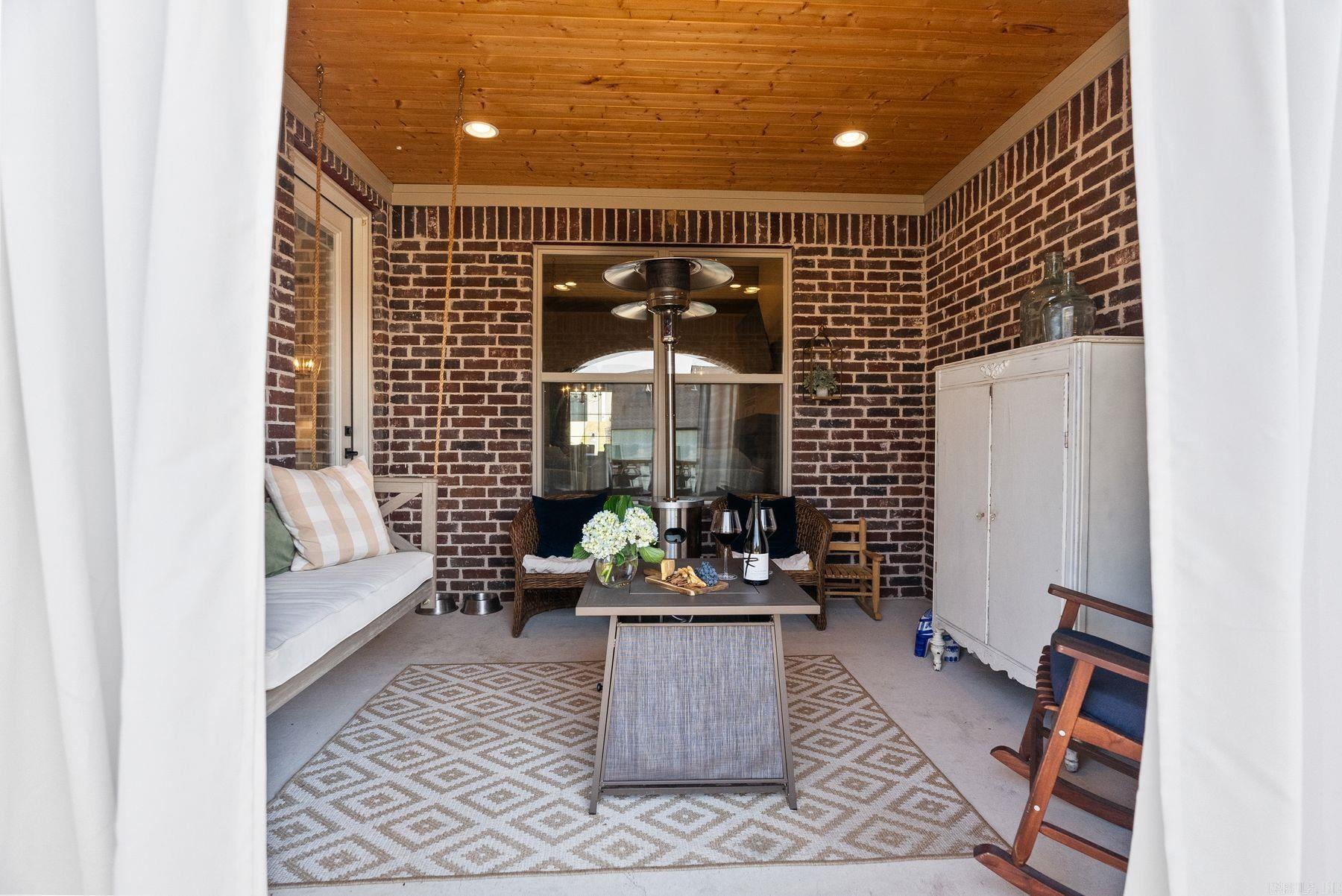 9844 Cliffside Dr Drive