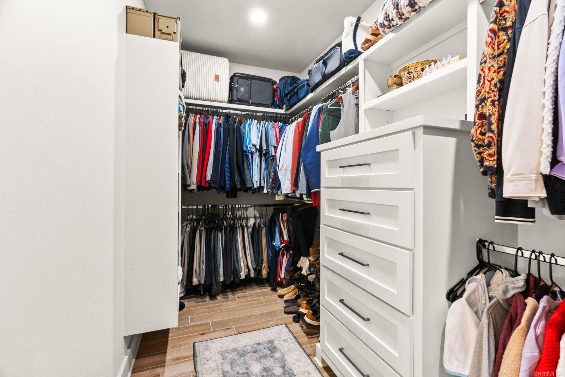 9844 Cliffside Dr Drive