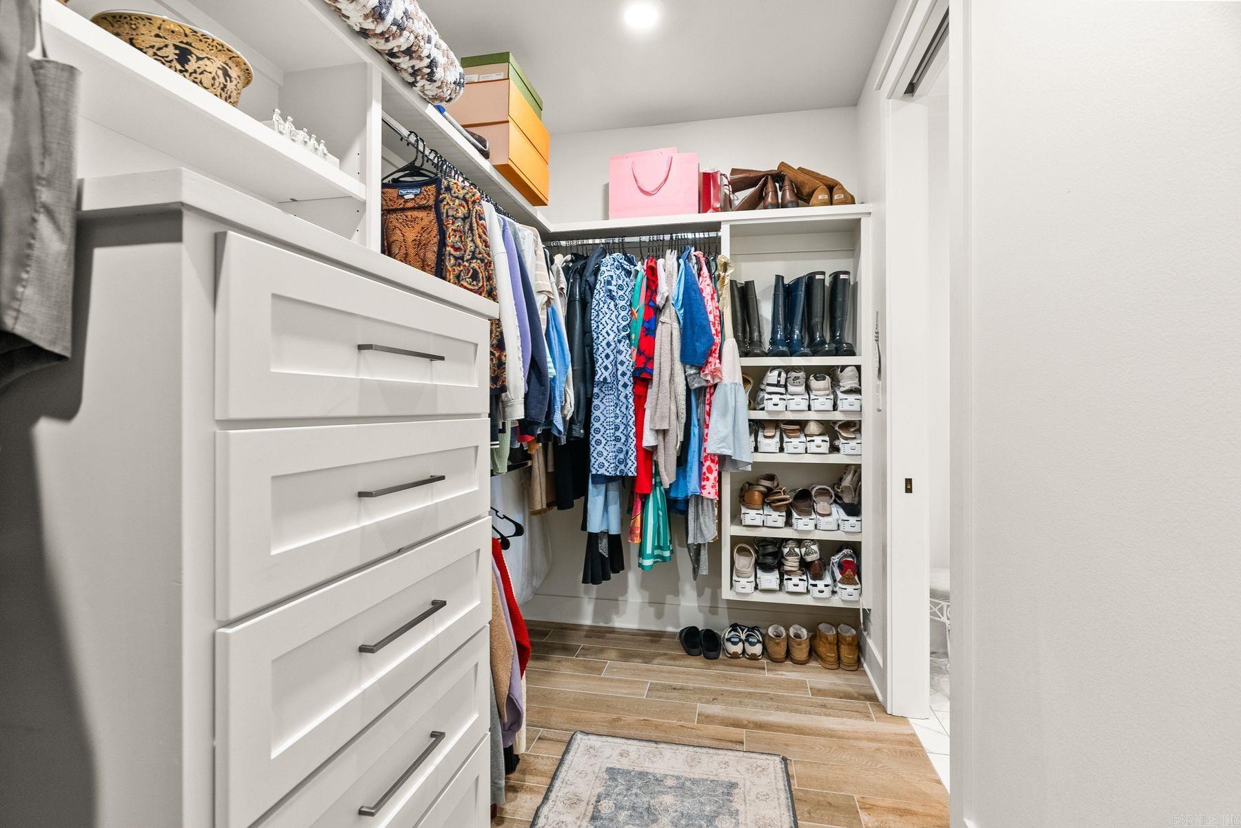 9844 Cliffside Dr Drive