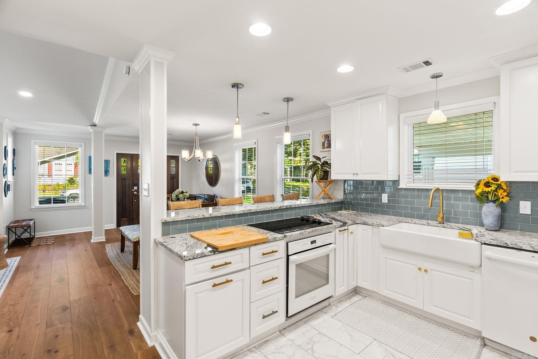 2221 N Cleveland St Street