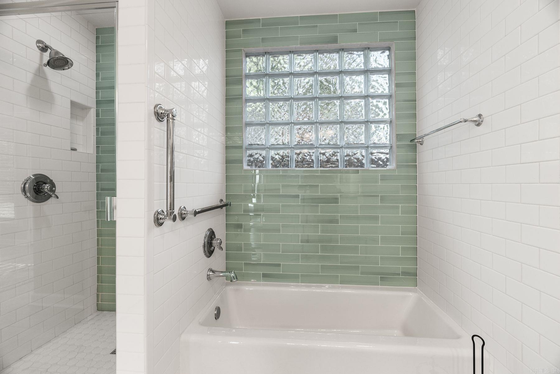 2221 N Cleveland St Street