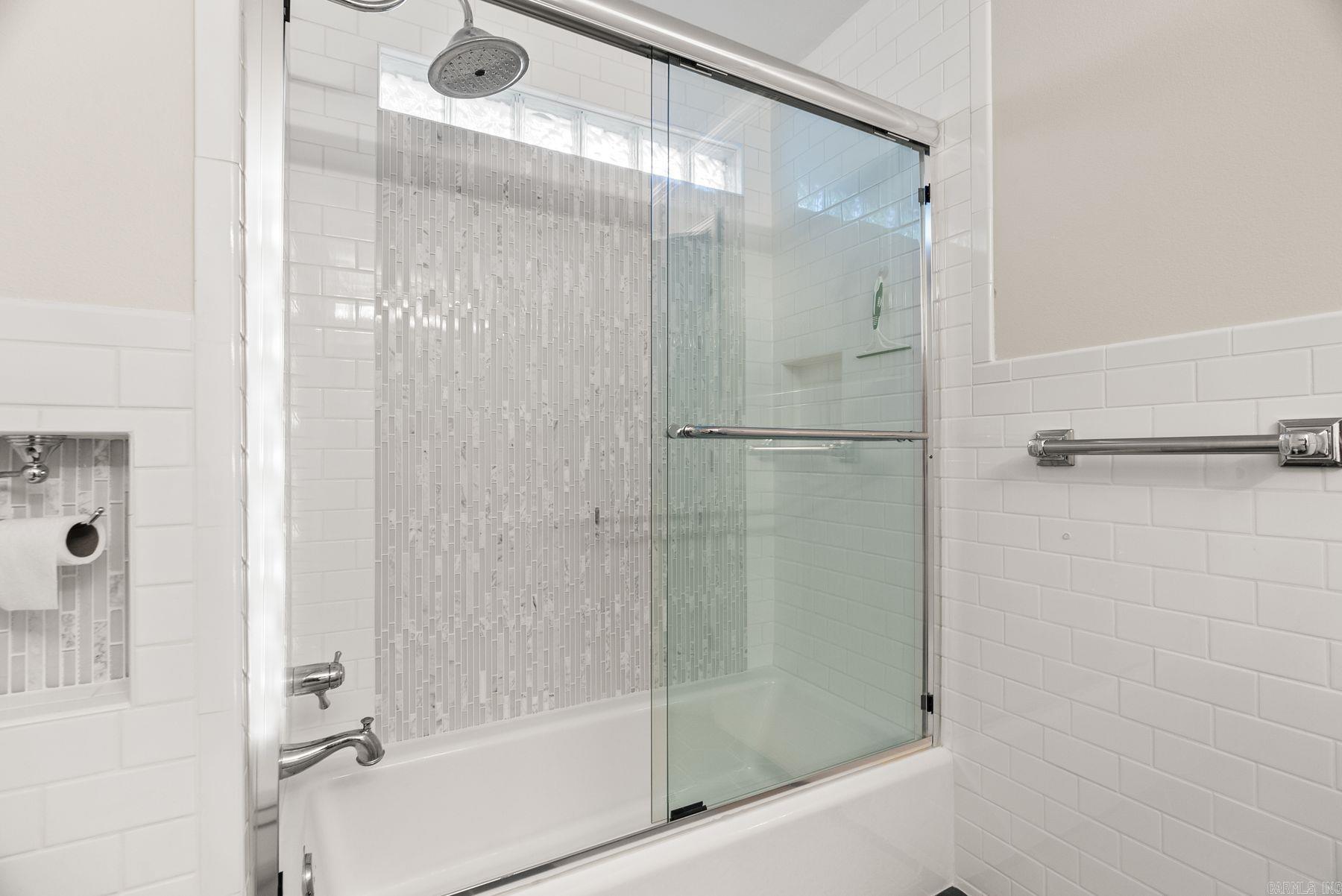 2221 N Cleveland St Street