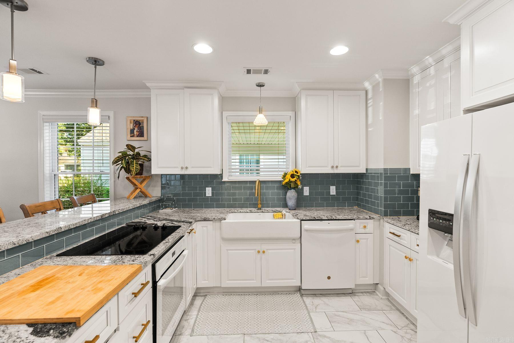 2221 N Cleveland St Street