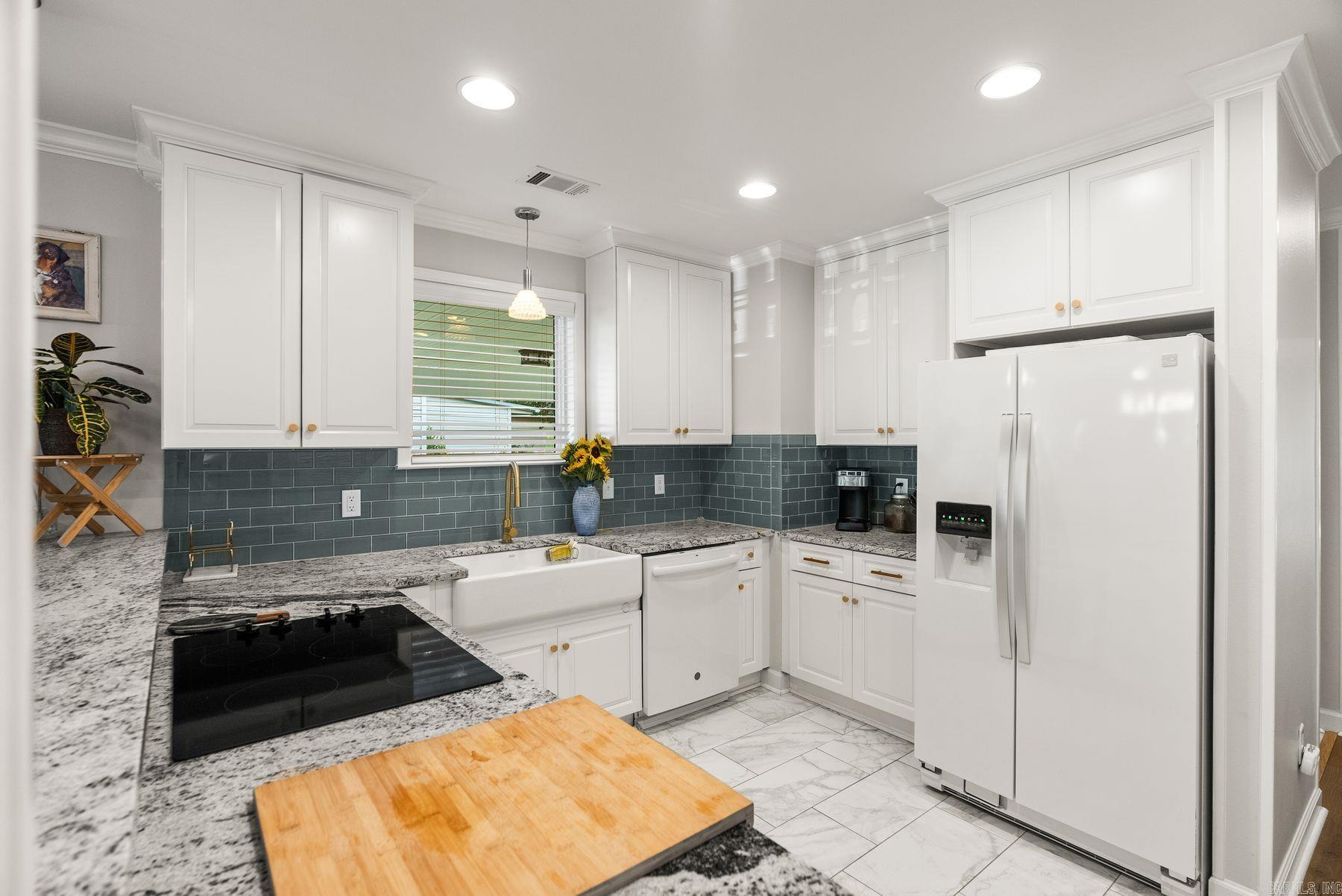 2221 N Cleveland St Street