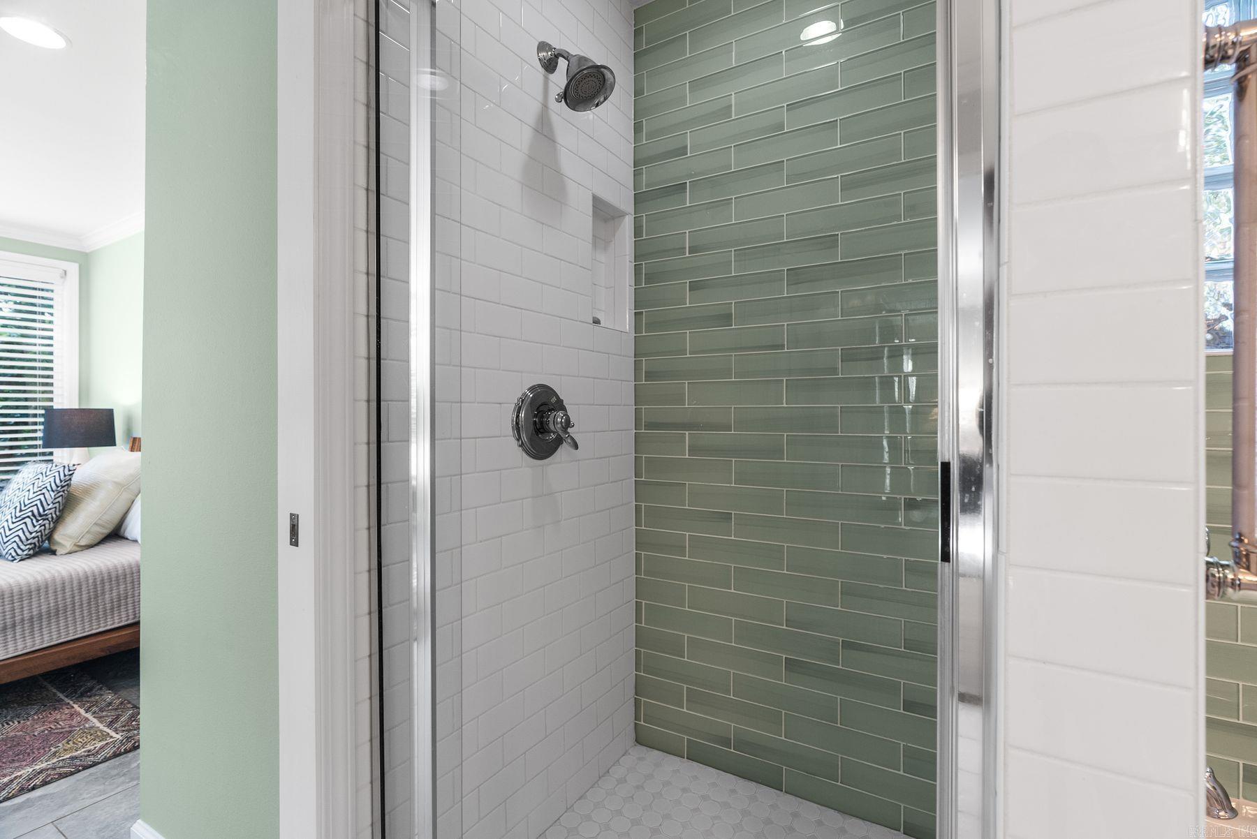 2221 N Cleveland St Street