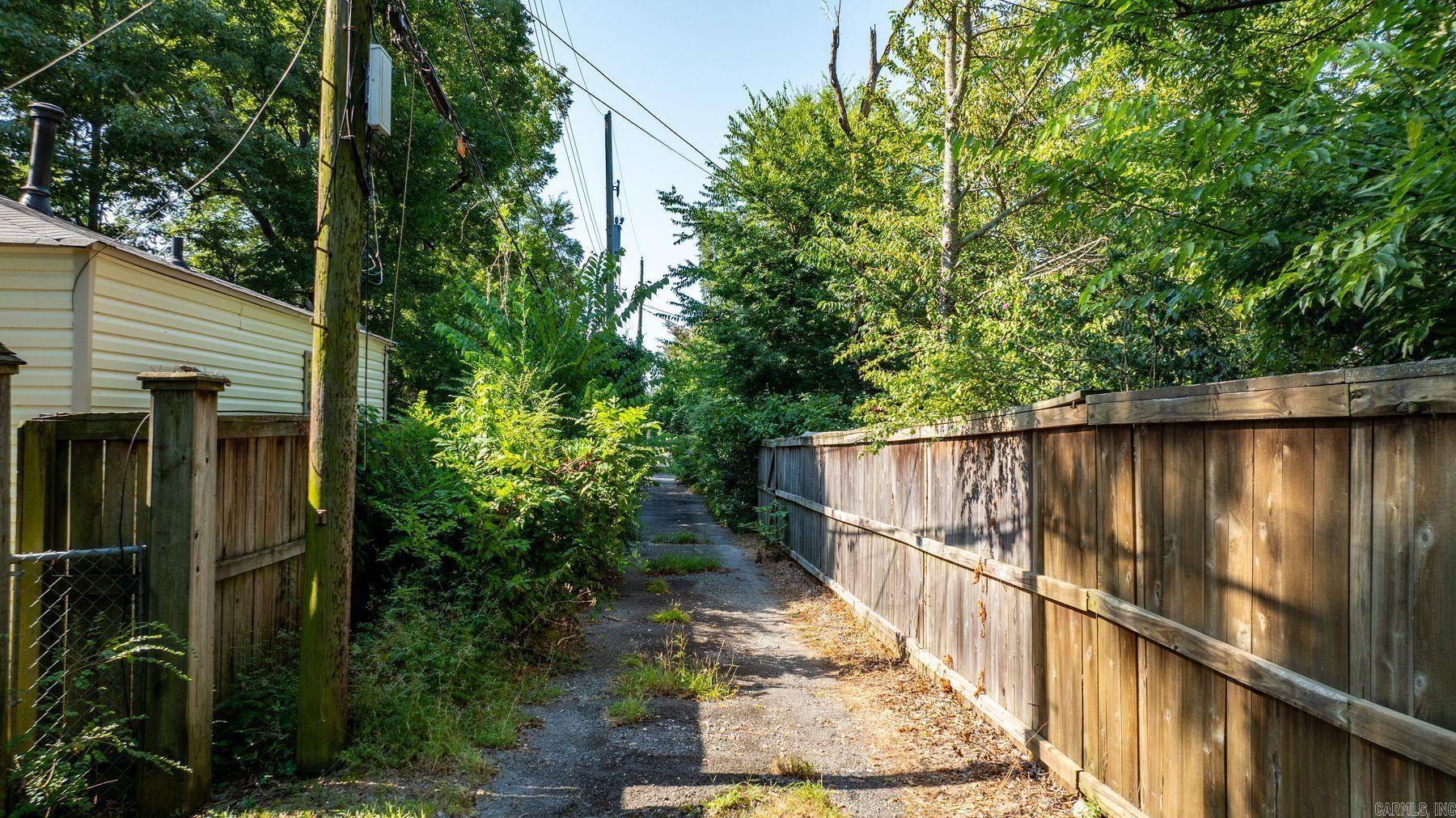 2221 N Cleveland St Street