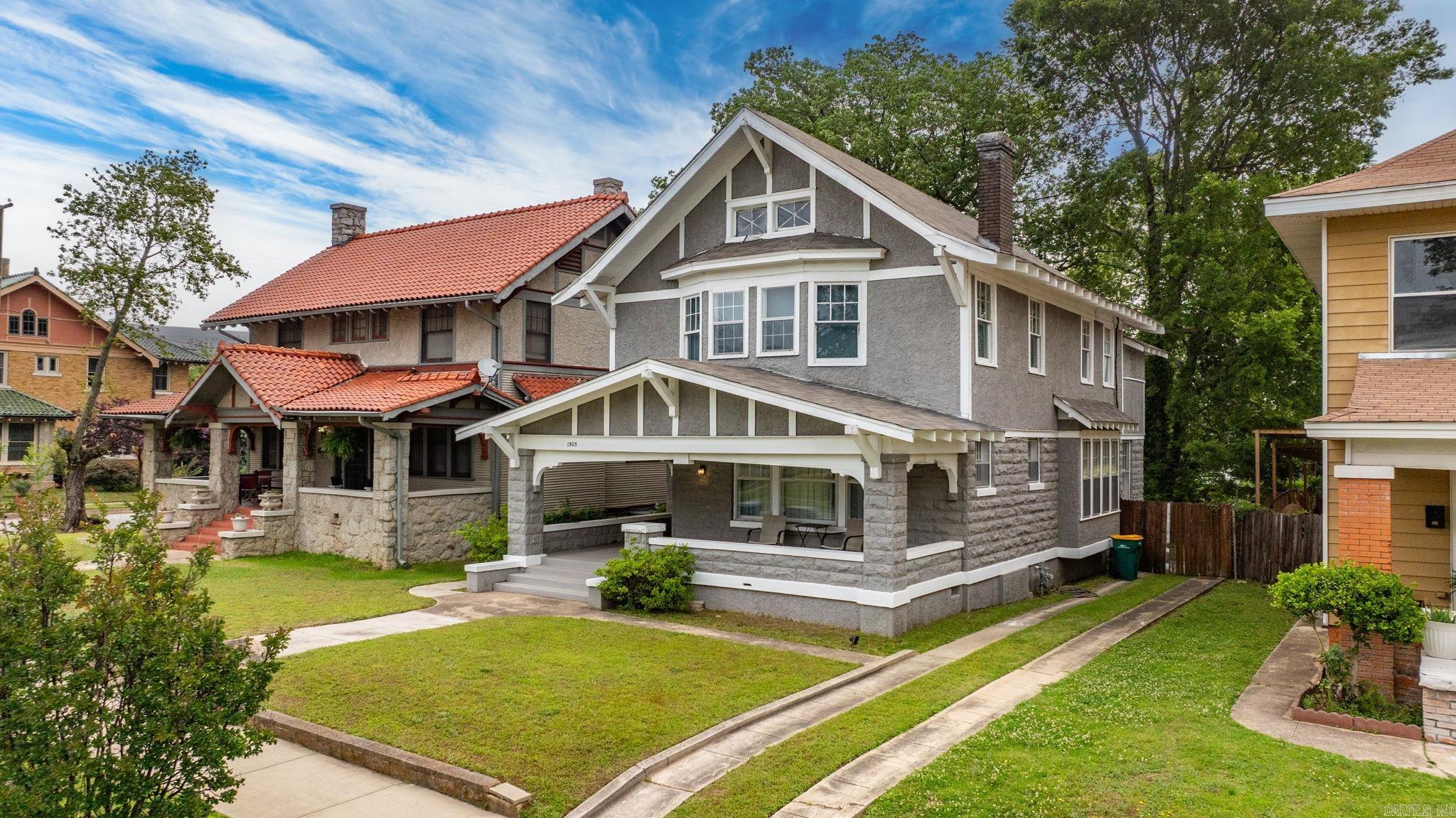 1905 S Battery Street