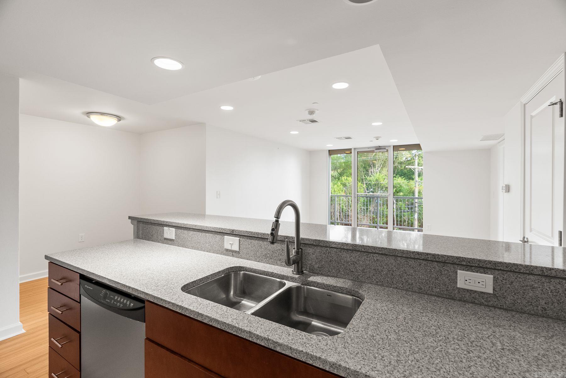 3700 Cantrell Rd #308