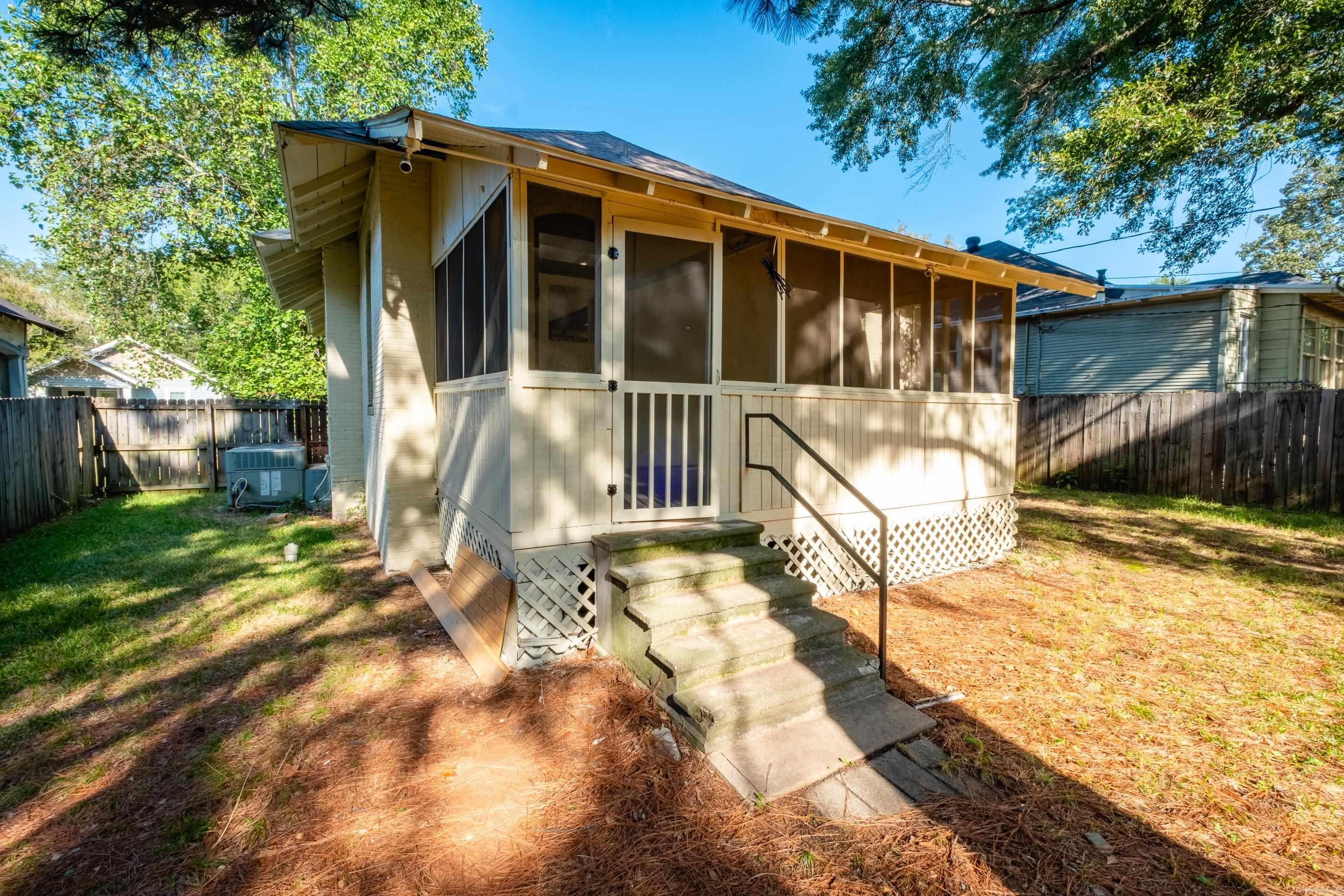 305 Booker Street