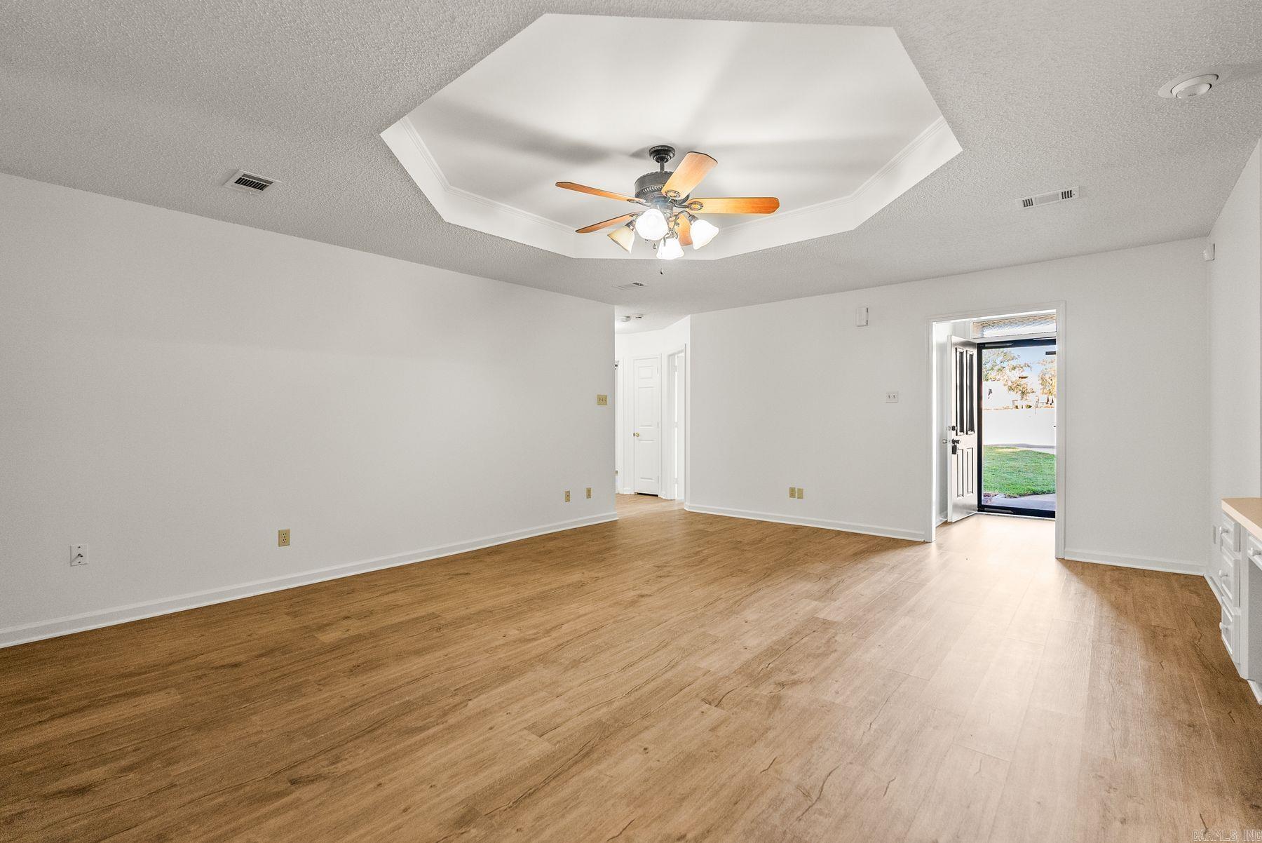 711 Chaucer Cove