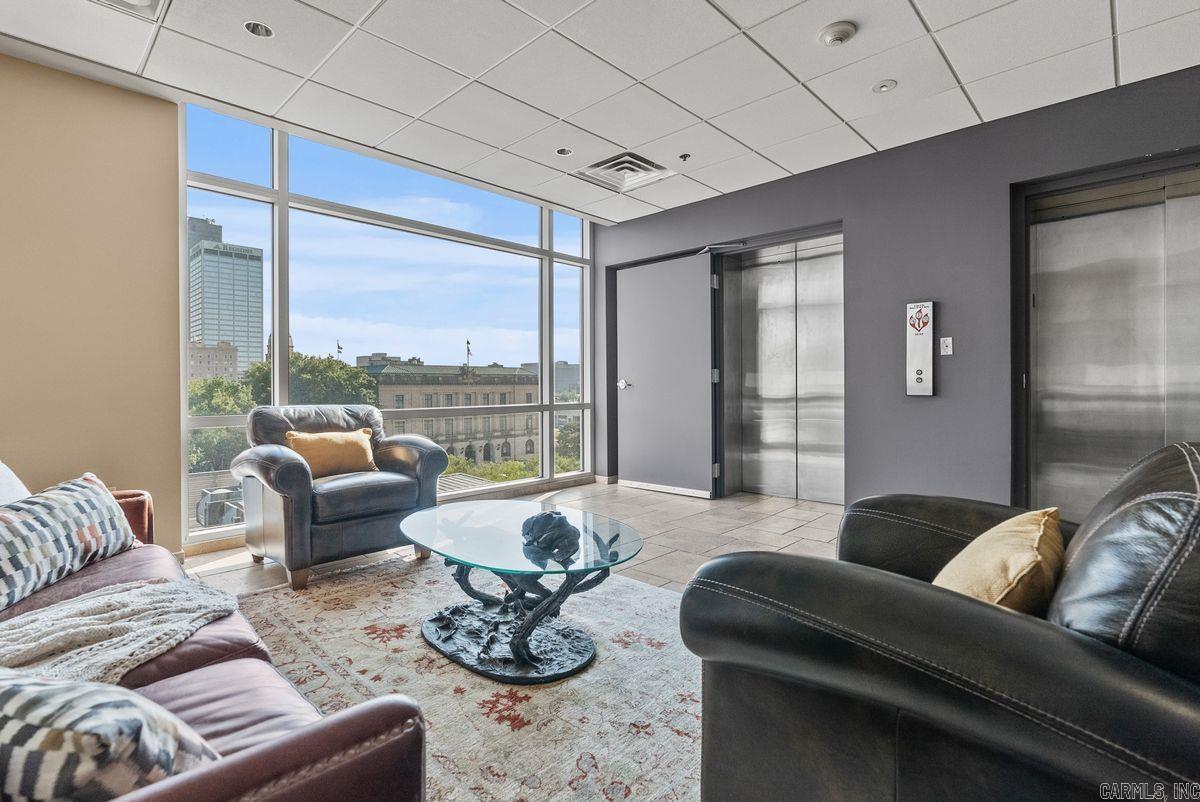 5 Statehouse Plaza 7B