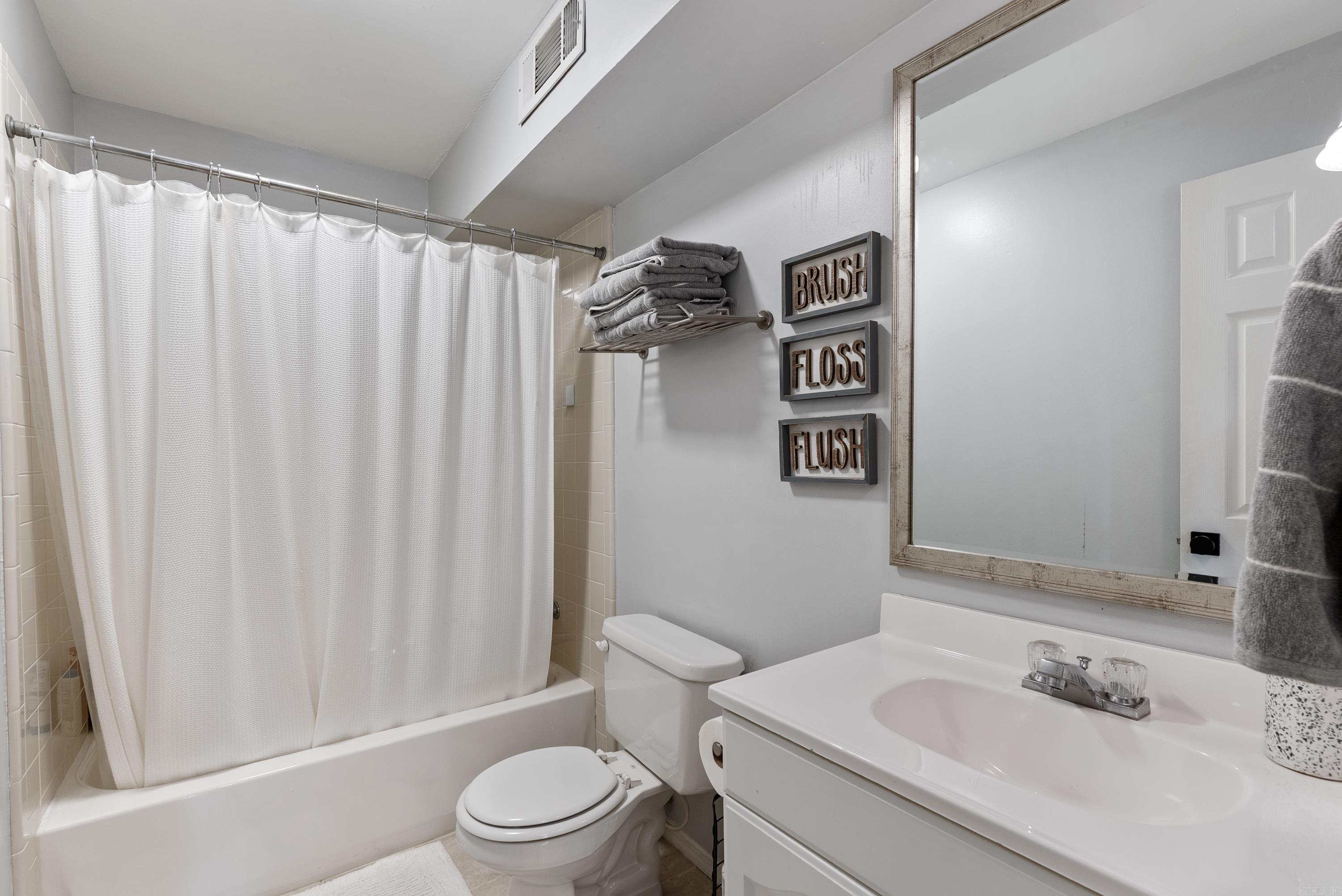 31 E Lake Drive