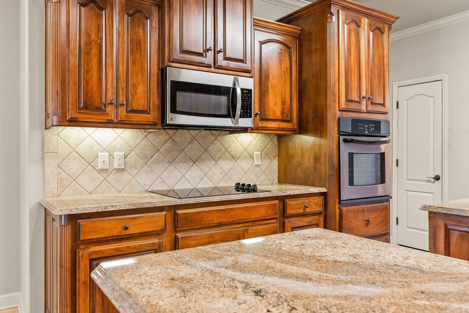 8824 Ridgeview Cove
