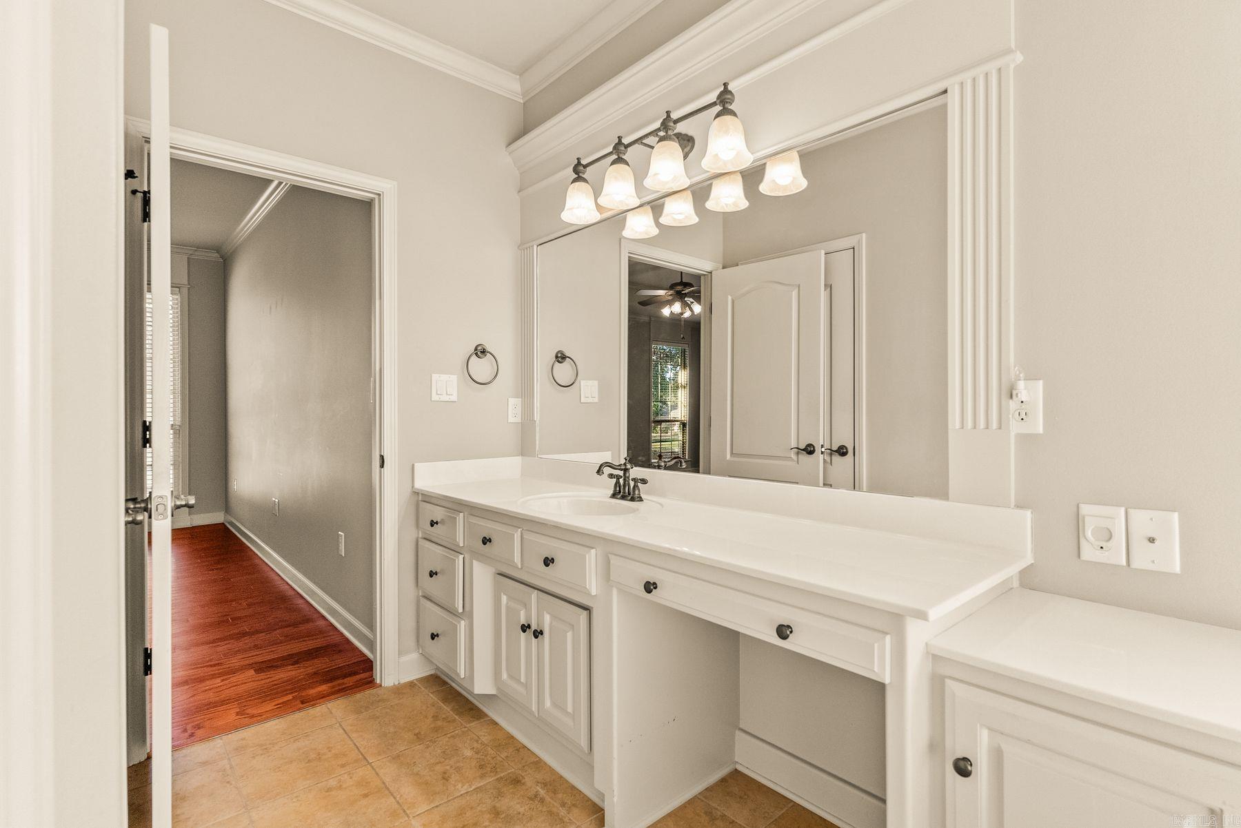 8824 Ridgeview Cove