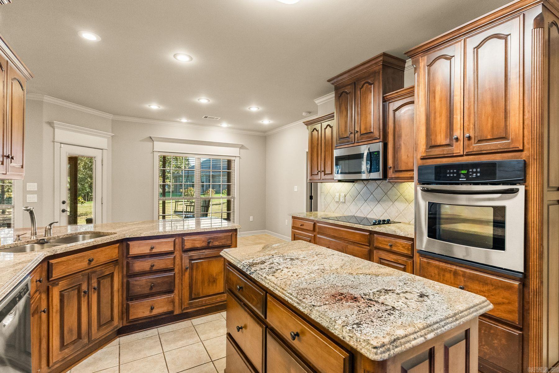 8824 Ridgeview Cove