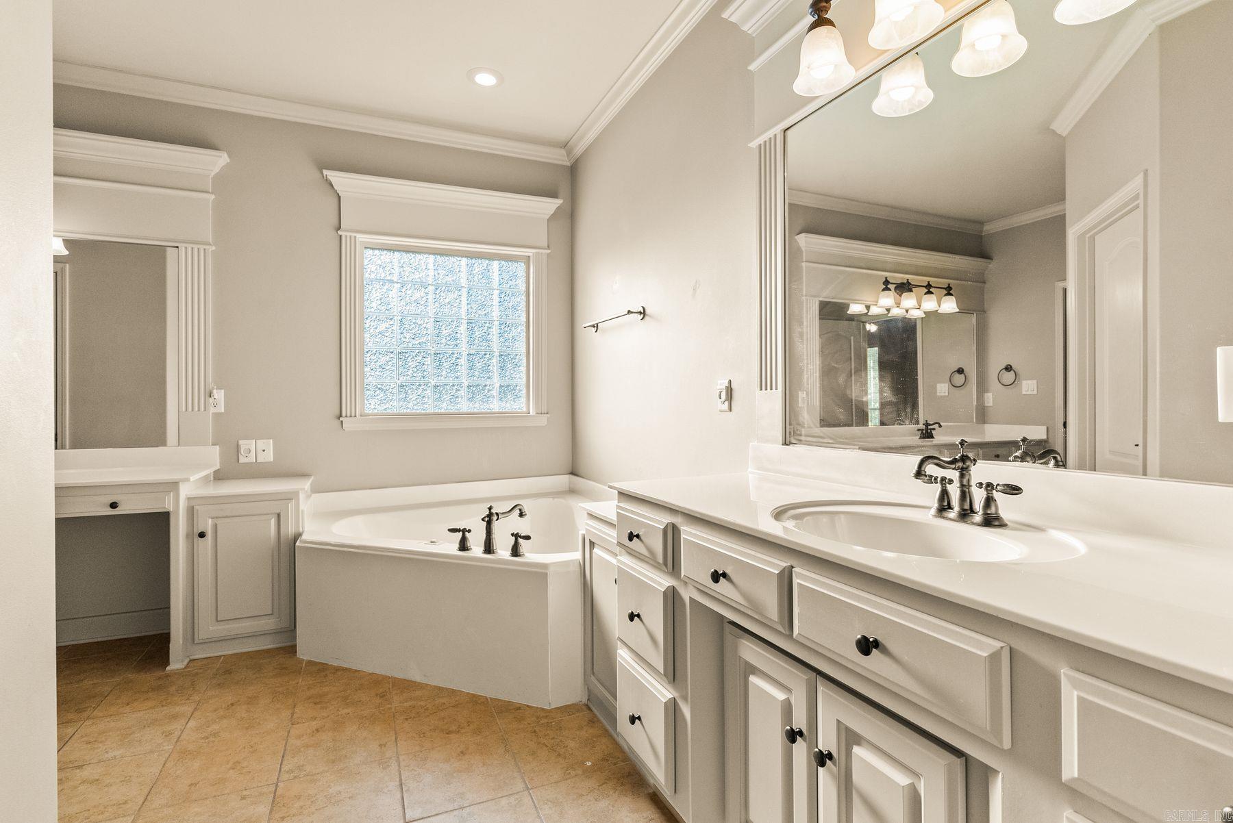 8824 Ridgeview Cove