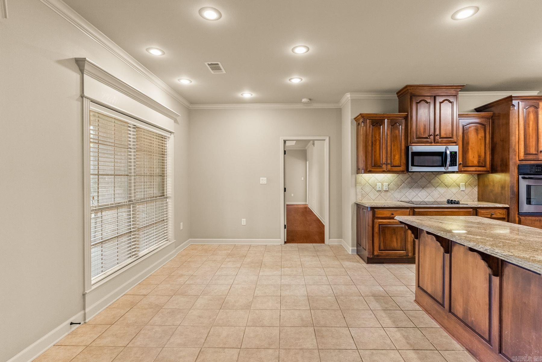 8824 Ridgeview Cove