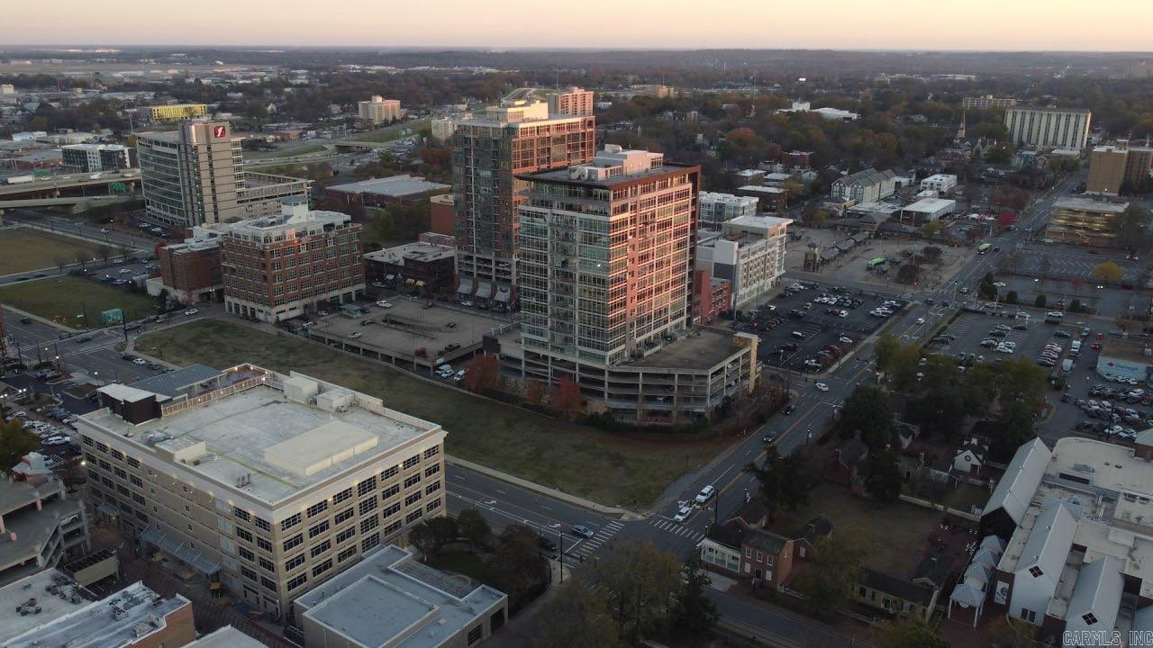 300 E Third Unit: 1504