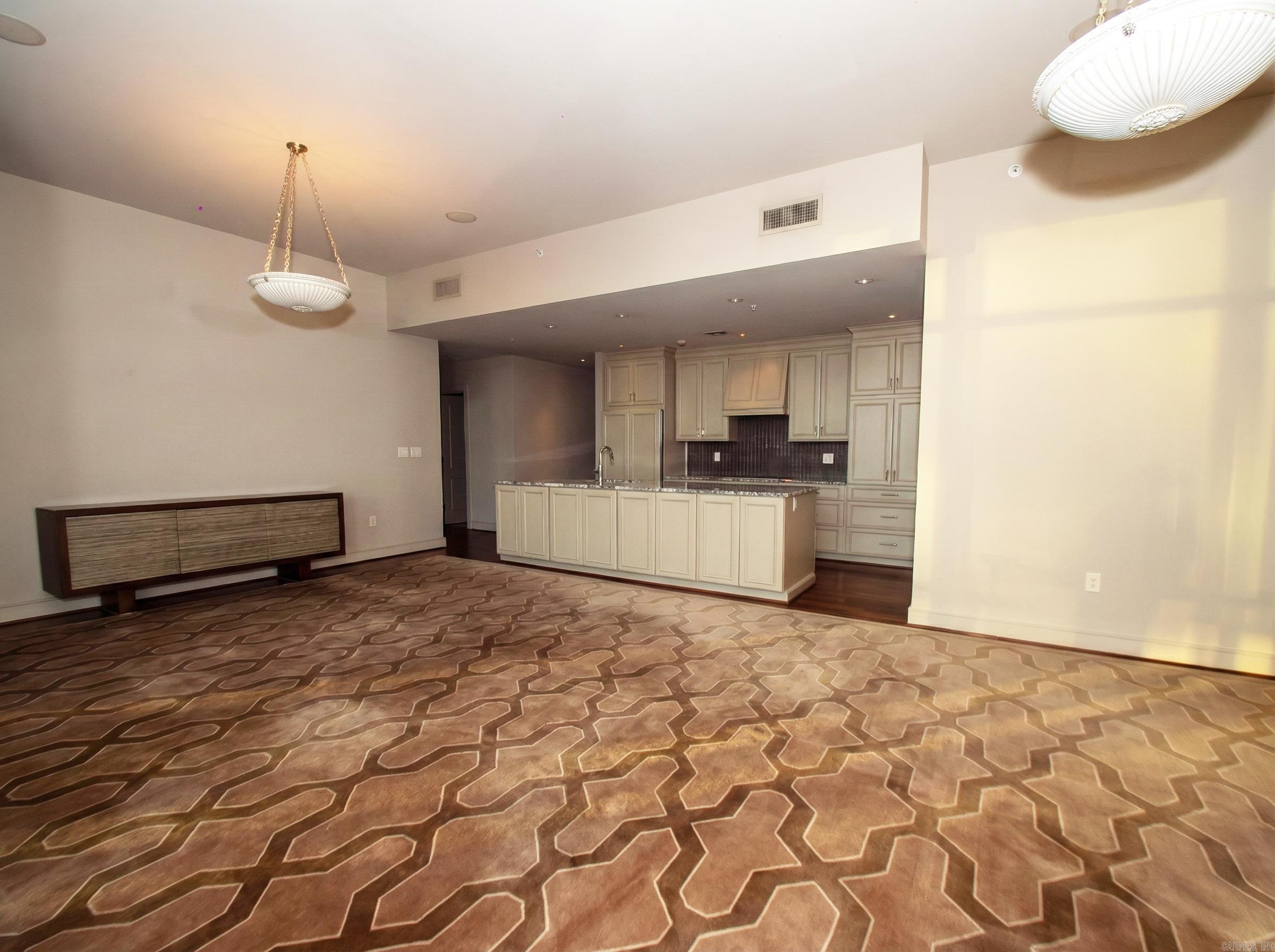 300 E Third Unit: 1504