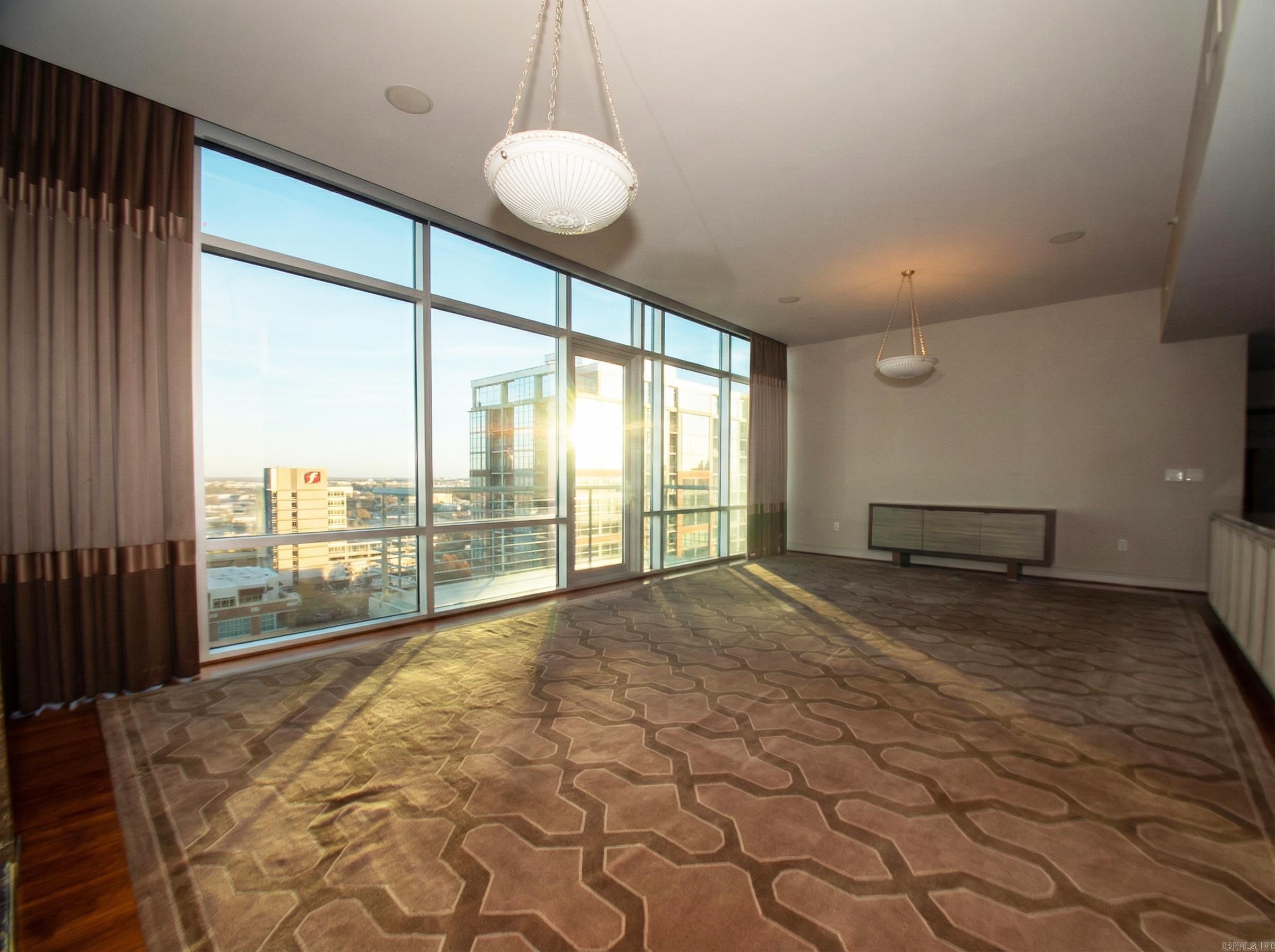 300 E Third Unit: 1504
