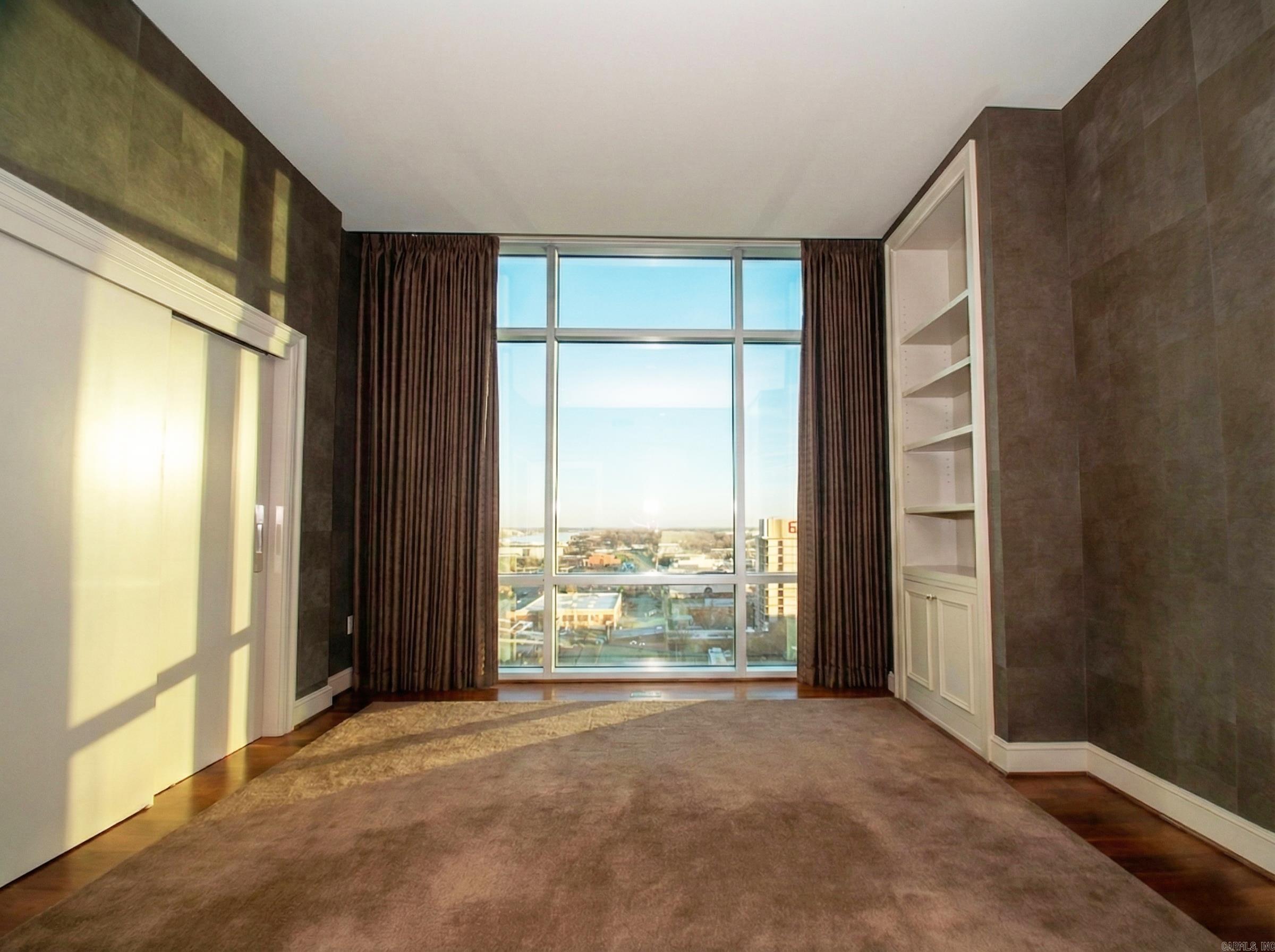 300 E Third Unit: 1504