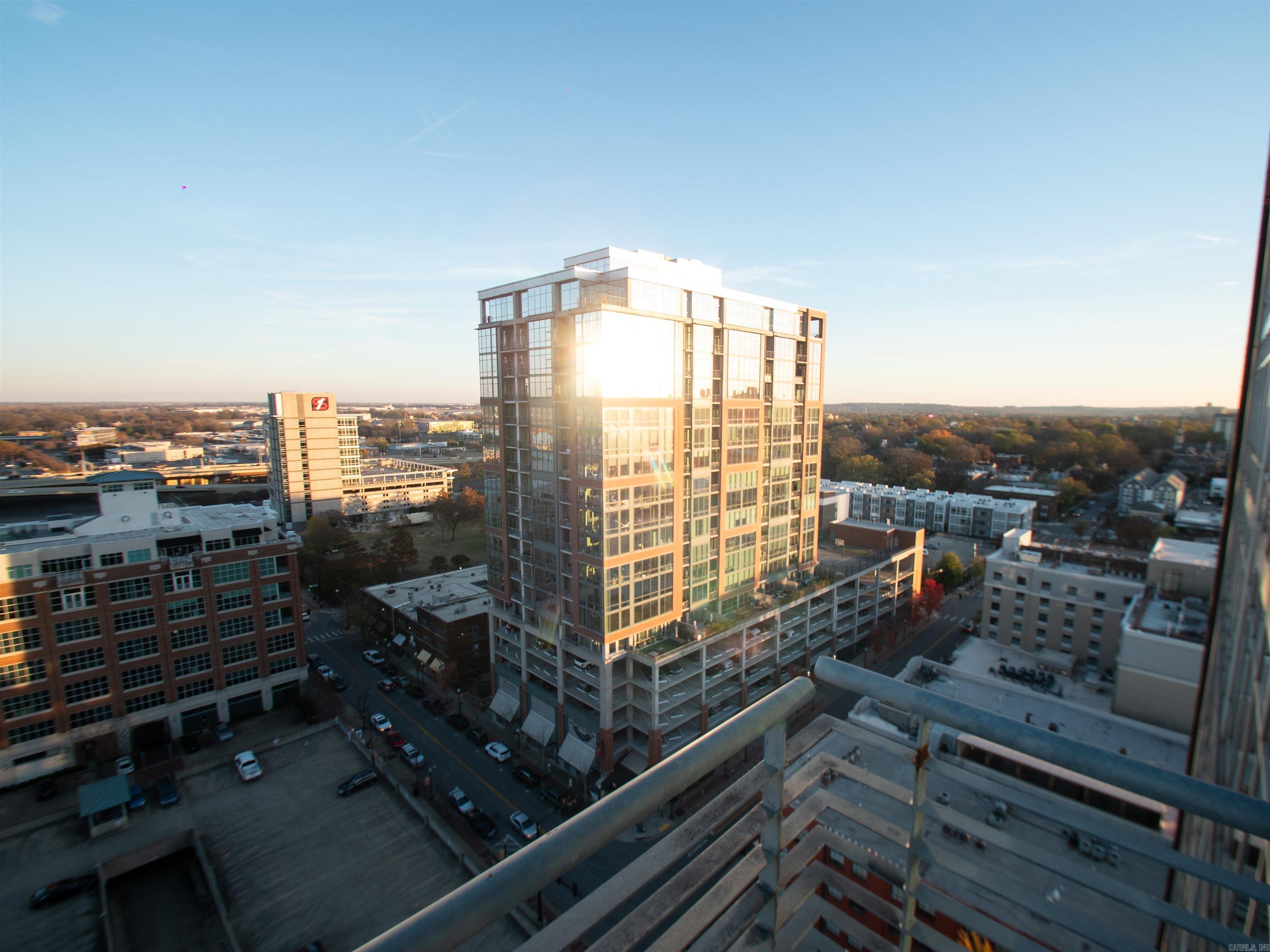 300 E Third Unit: 1504