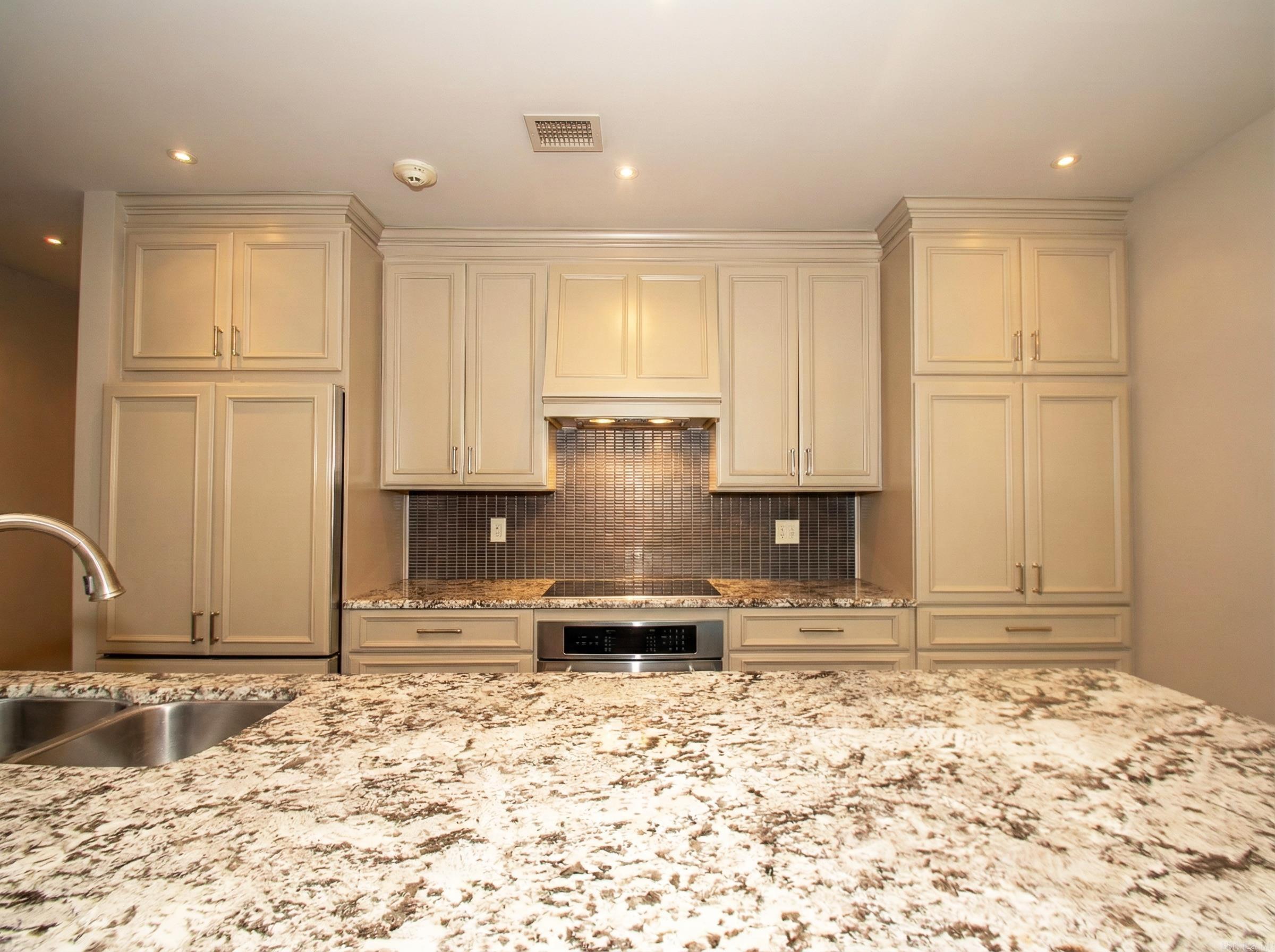 300 E Third Unit: 1504