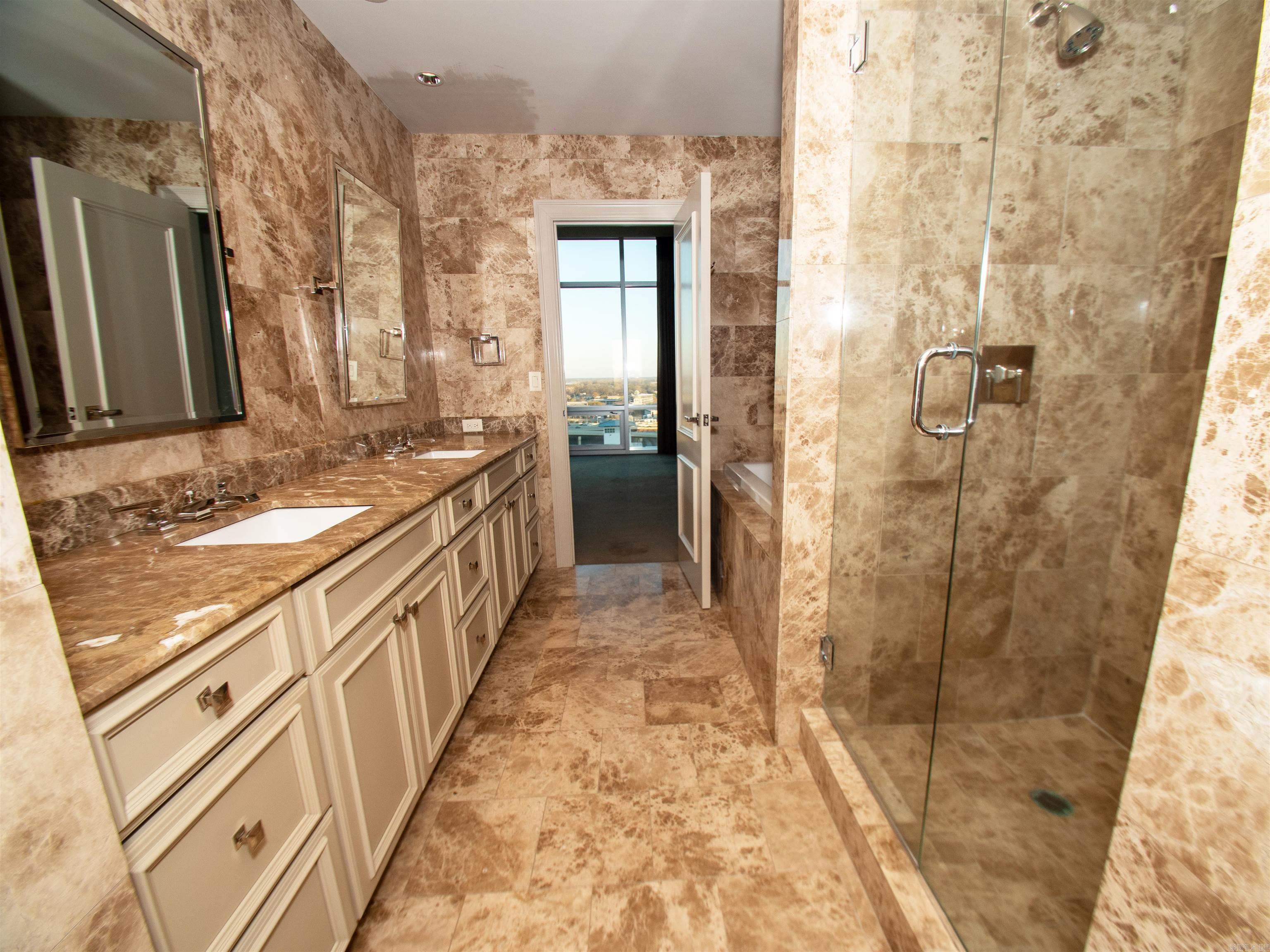 300 E Third Unit: 1504