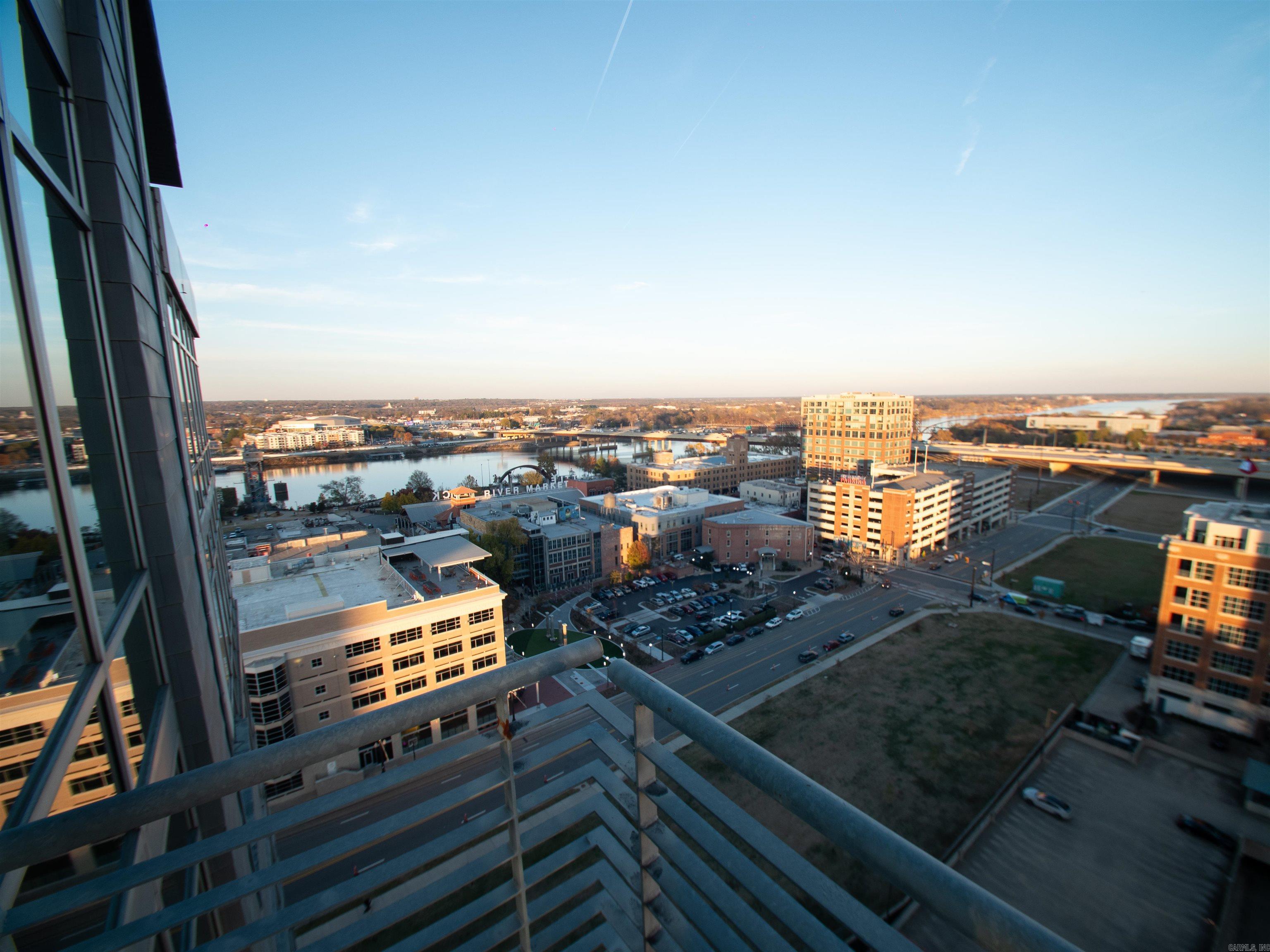300 E Third Unit: 1504