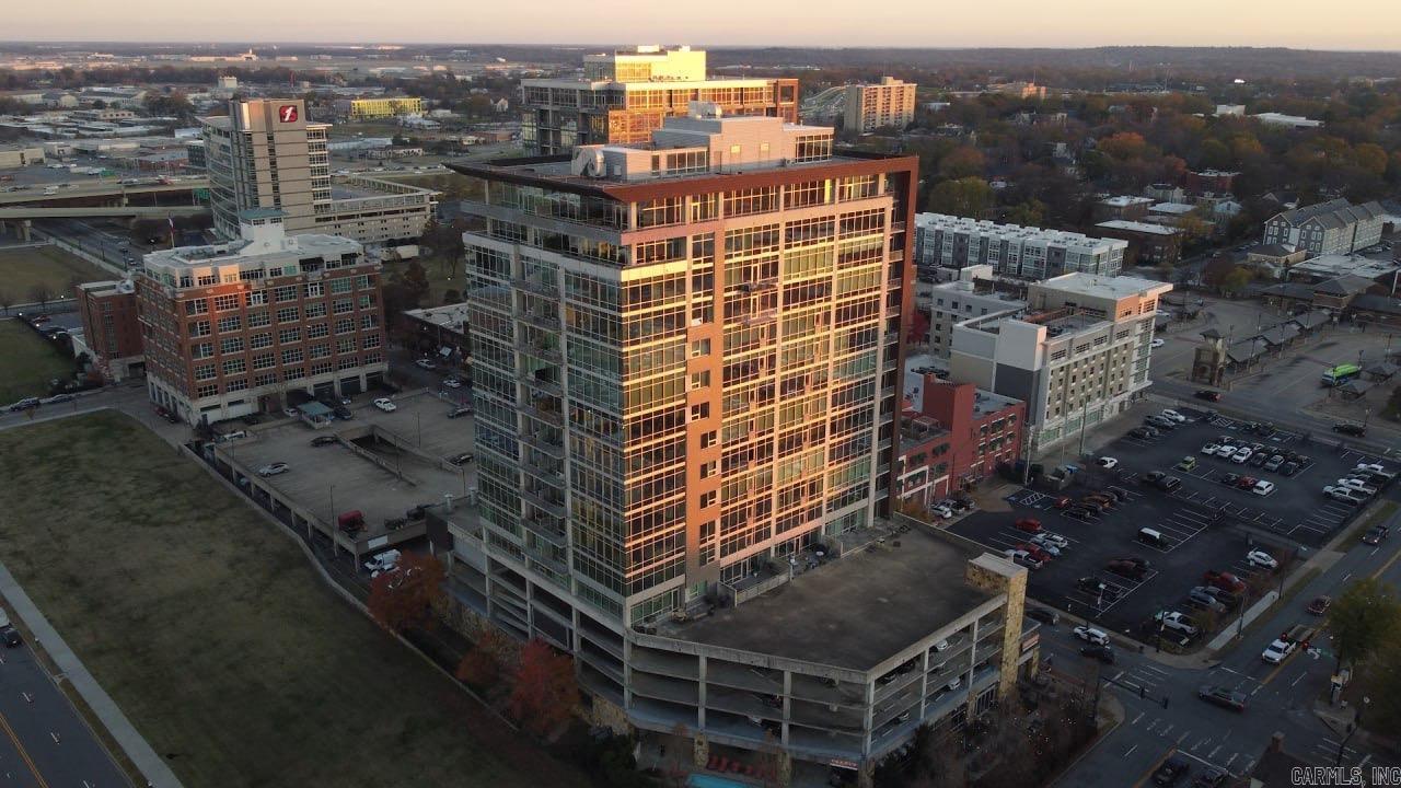 300 E Third Unit: 1504