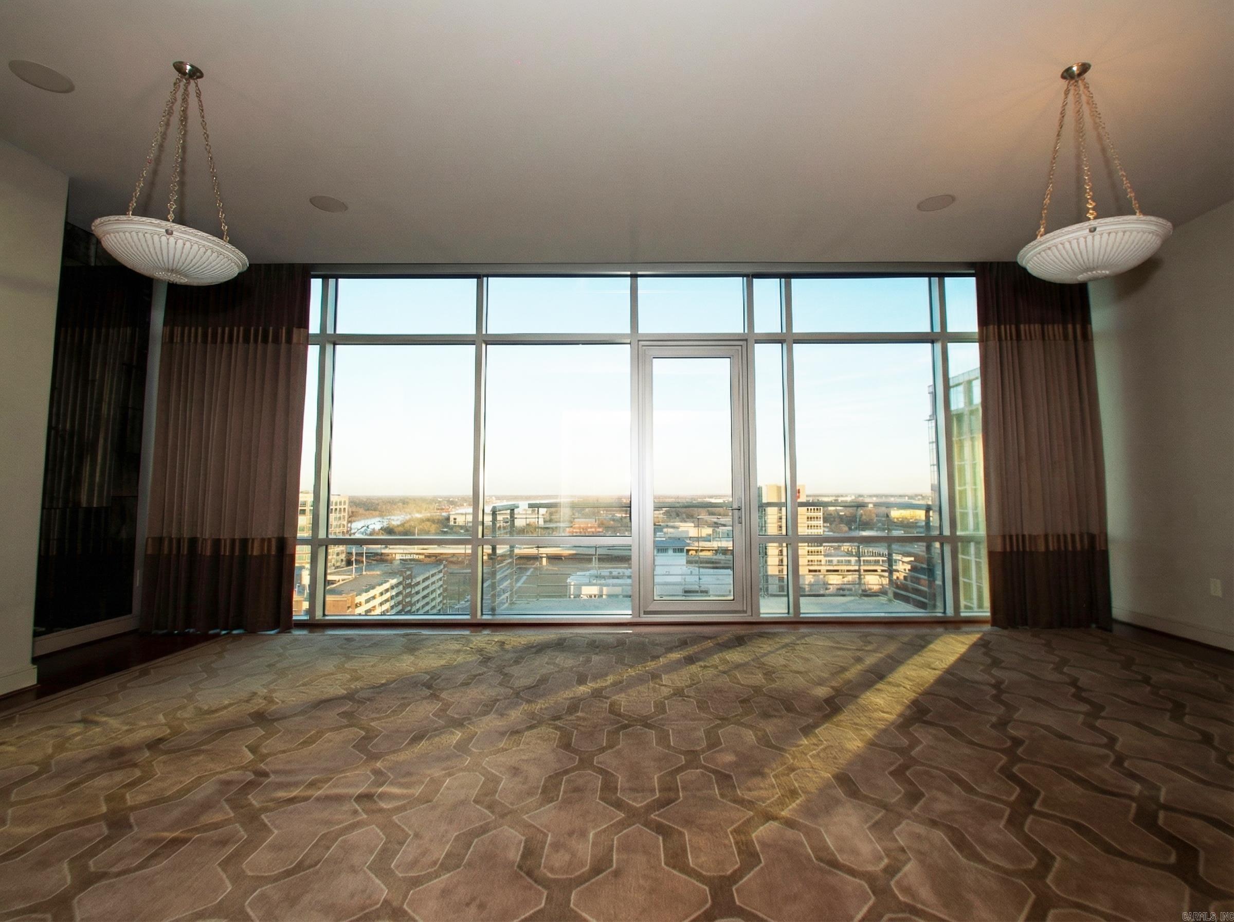 300 E Third Unit: 1504