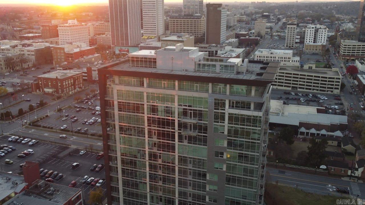 300 E Third Unit: 1504