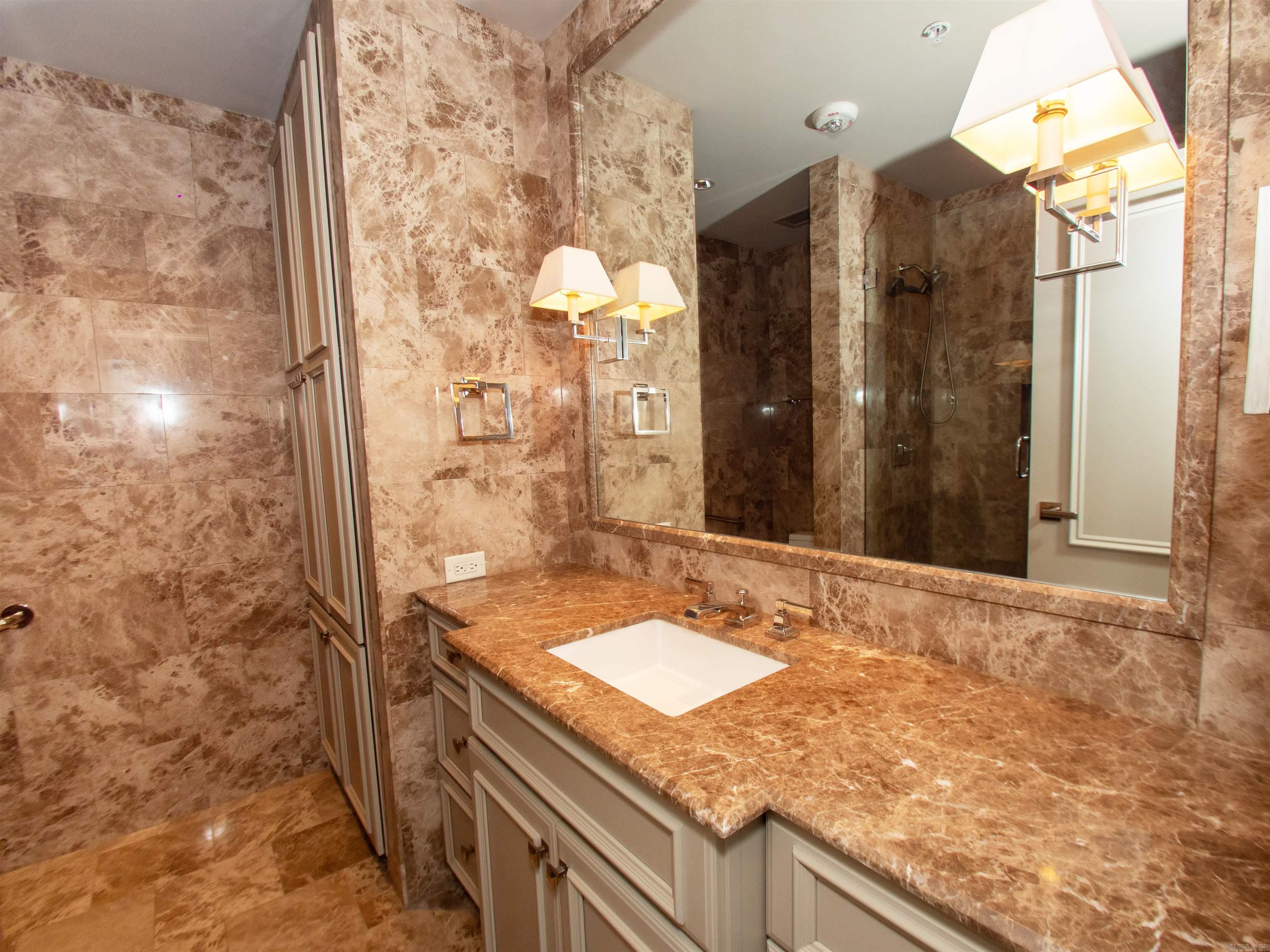 300 E Third Unit: 1504