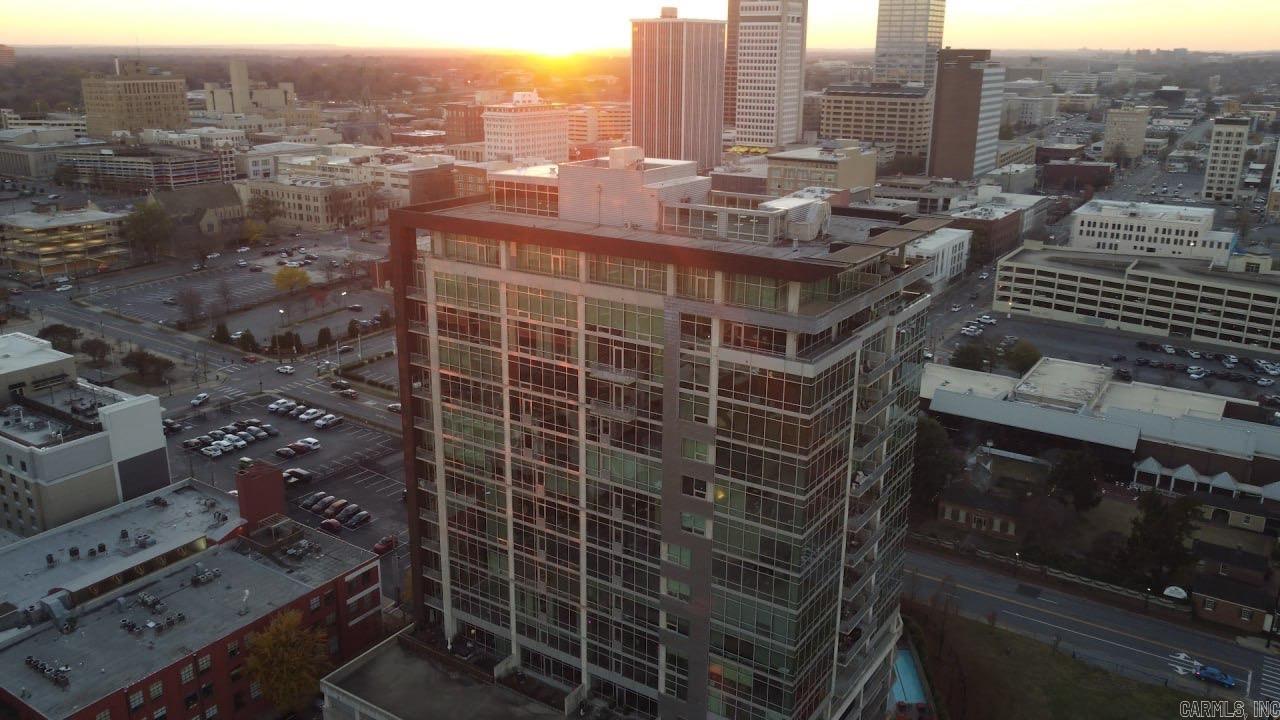 300 E Third Unit: 1504