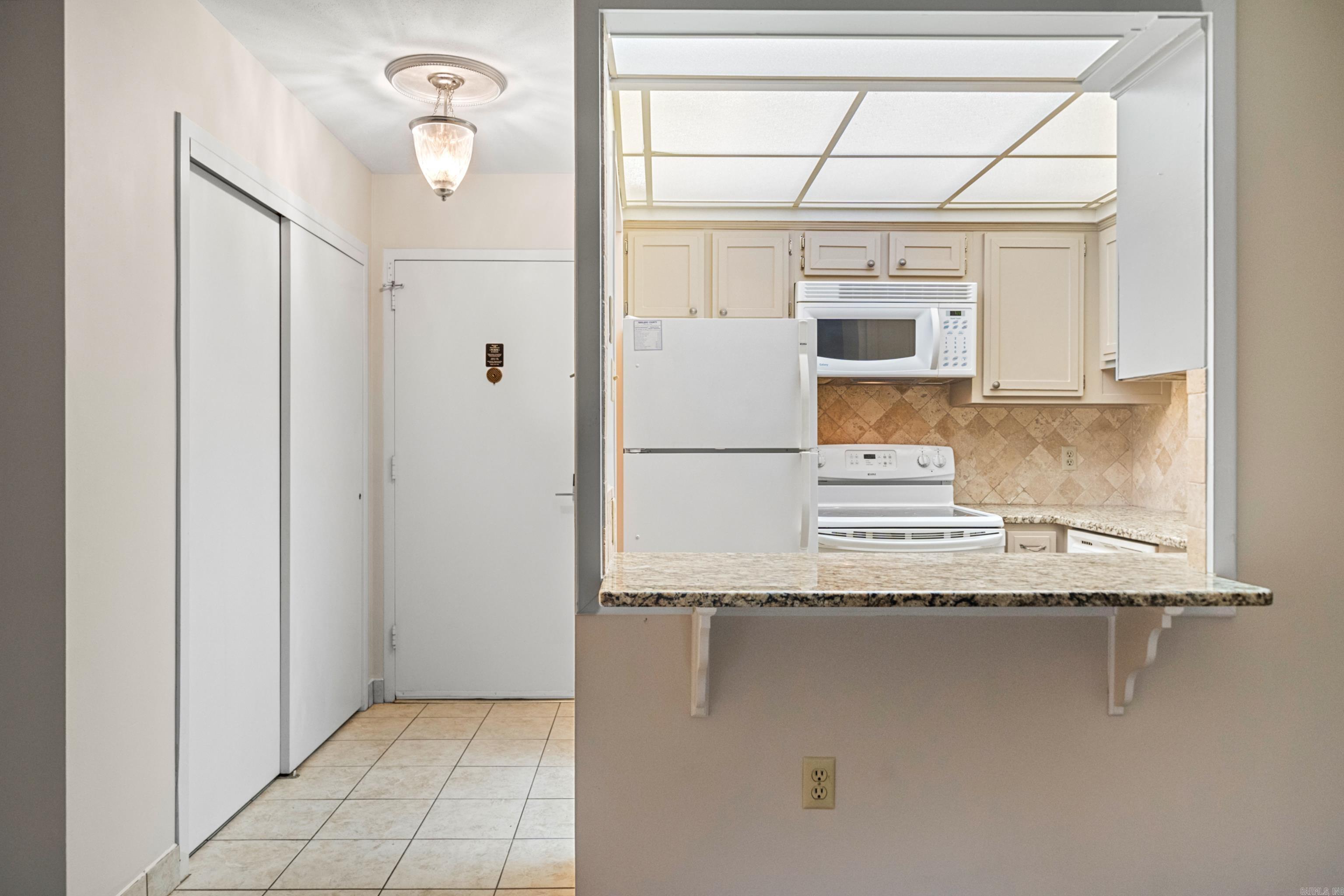 740 Weston Rd Unit: 205