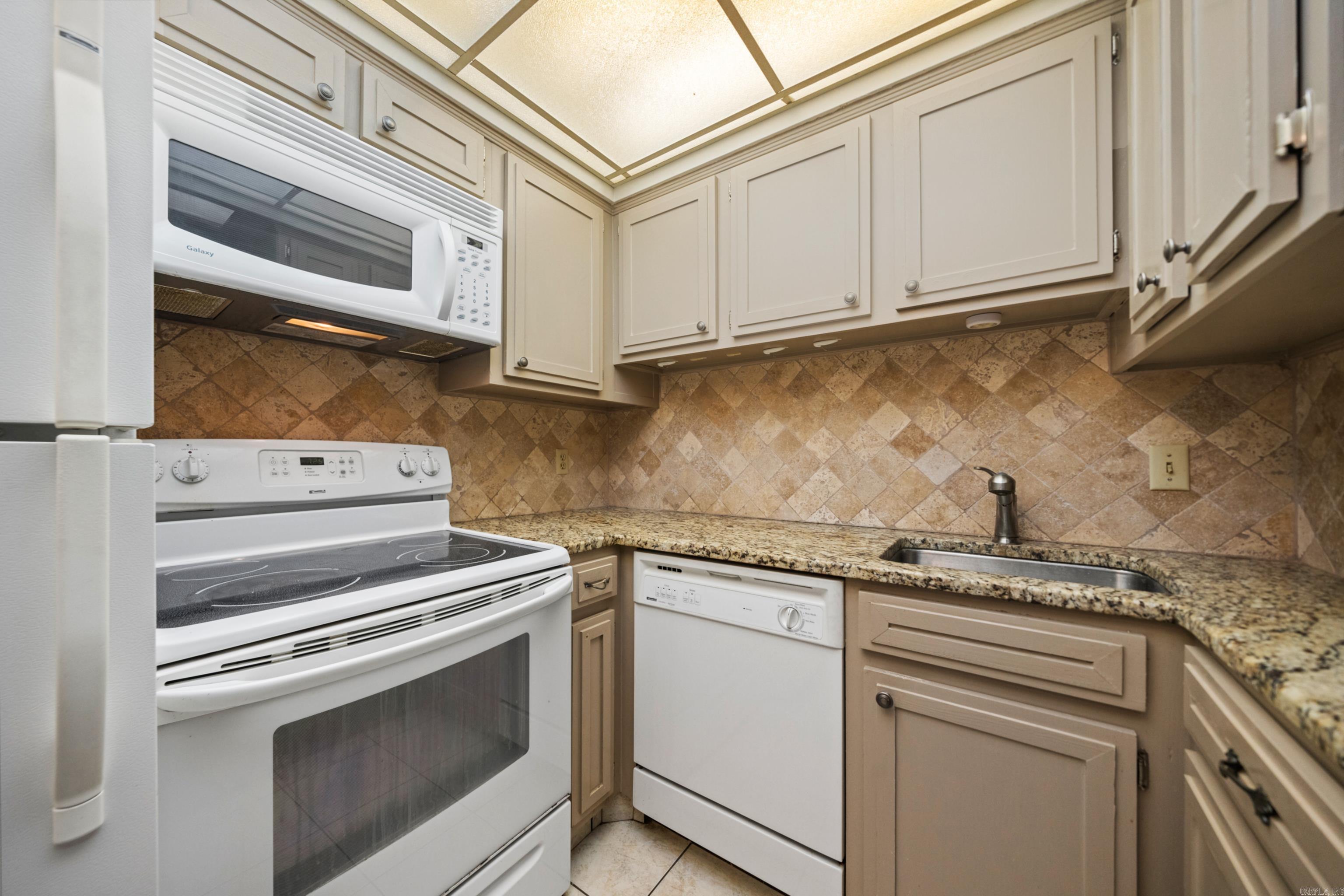 740 Weston Rd Unit: 205