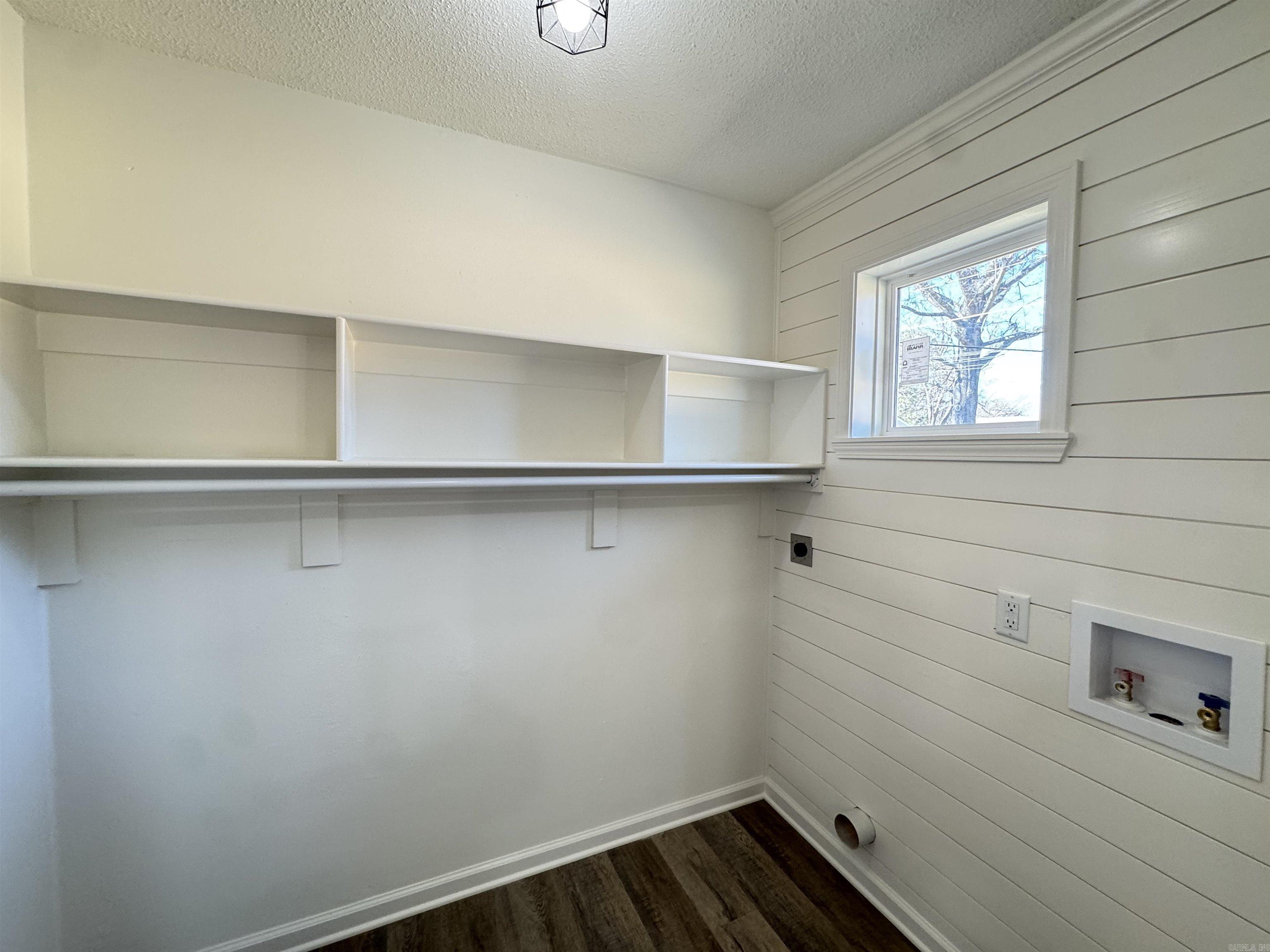 1305 Ray Road