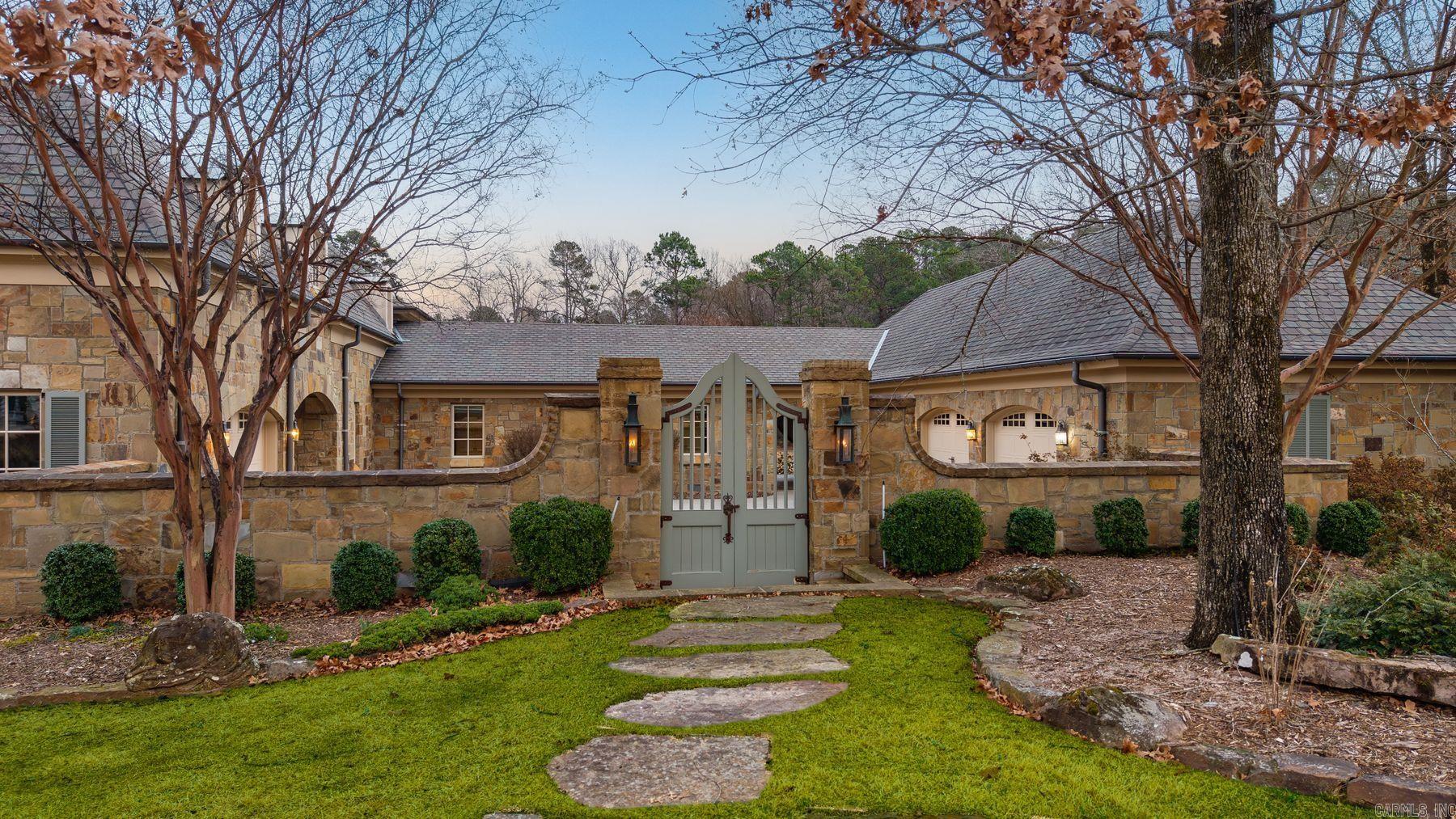 19 Spring Valley Lane