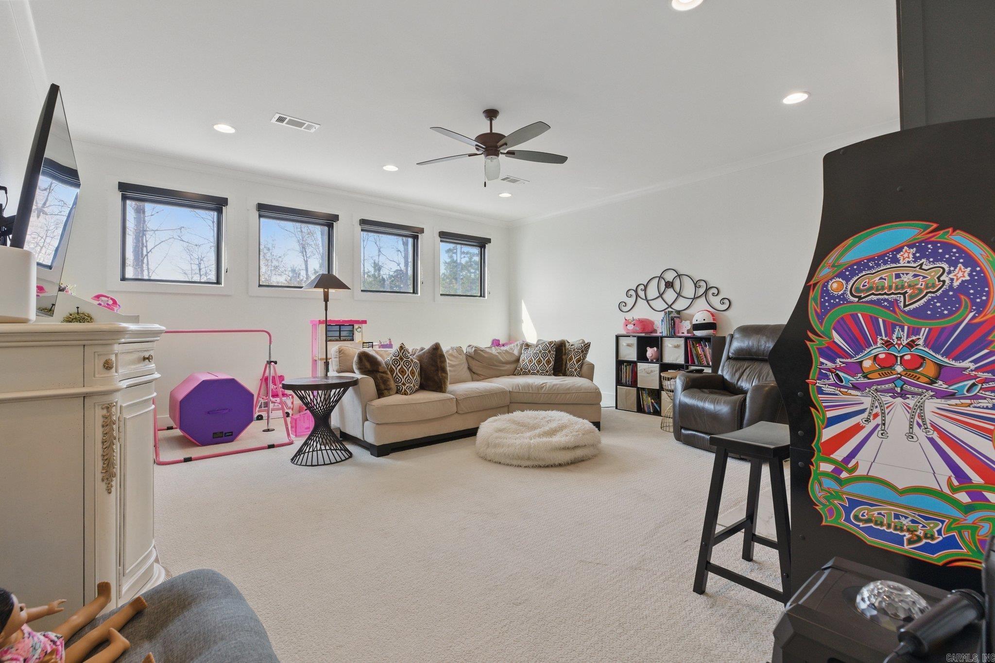 125 Hallen Lane