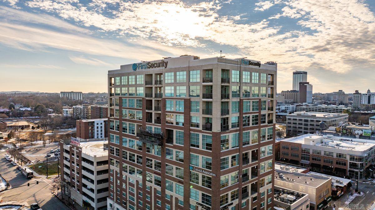 521 E President Clinton Avenue Unit: 1402